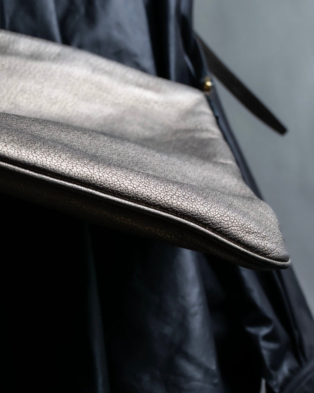 “LOEWE” anagram designed silver shoulder bag