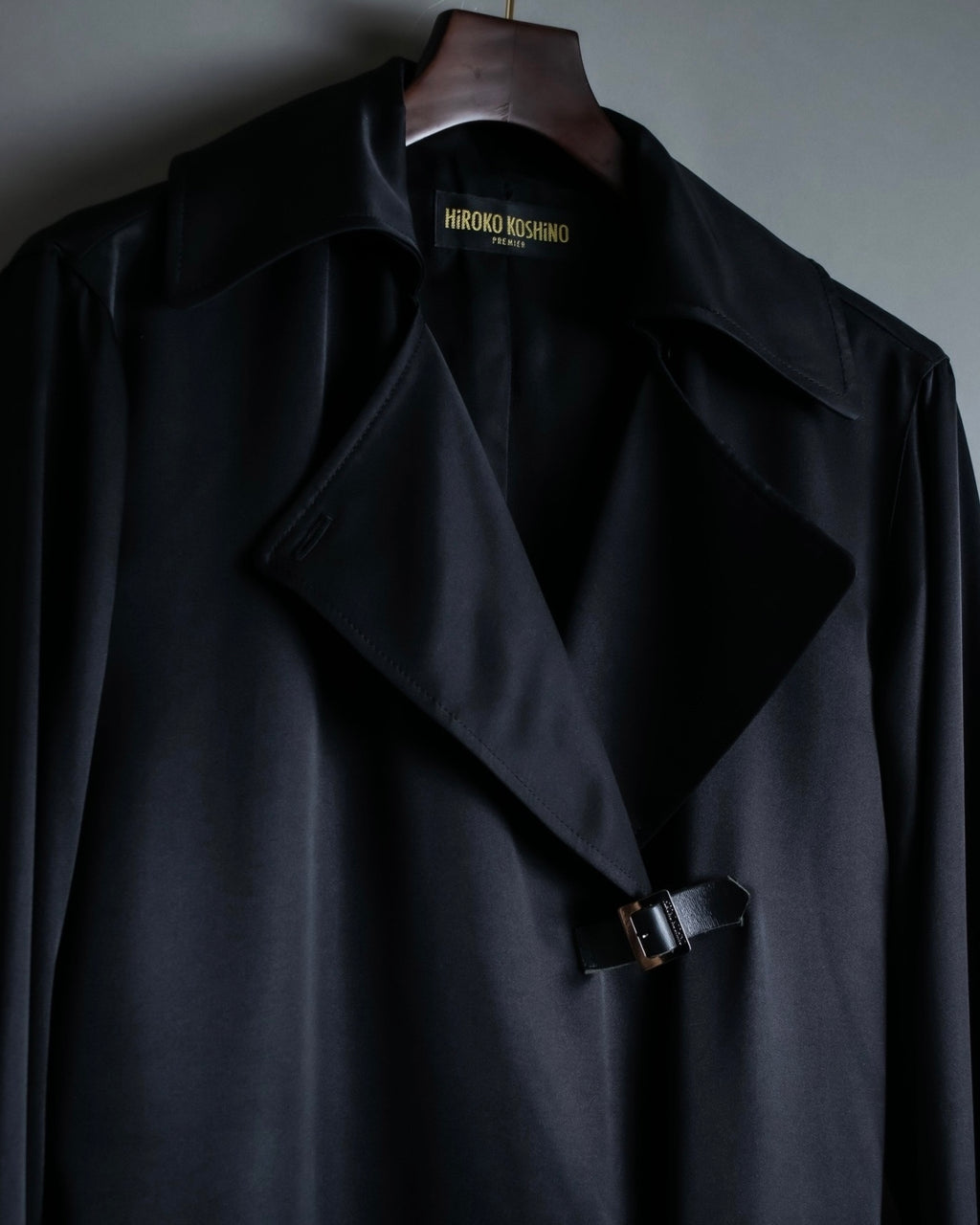 HIROKO KOSHINO PREMIER 100% silk coat