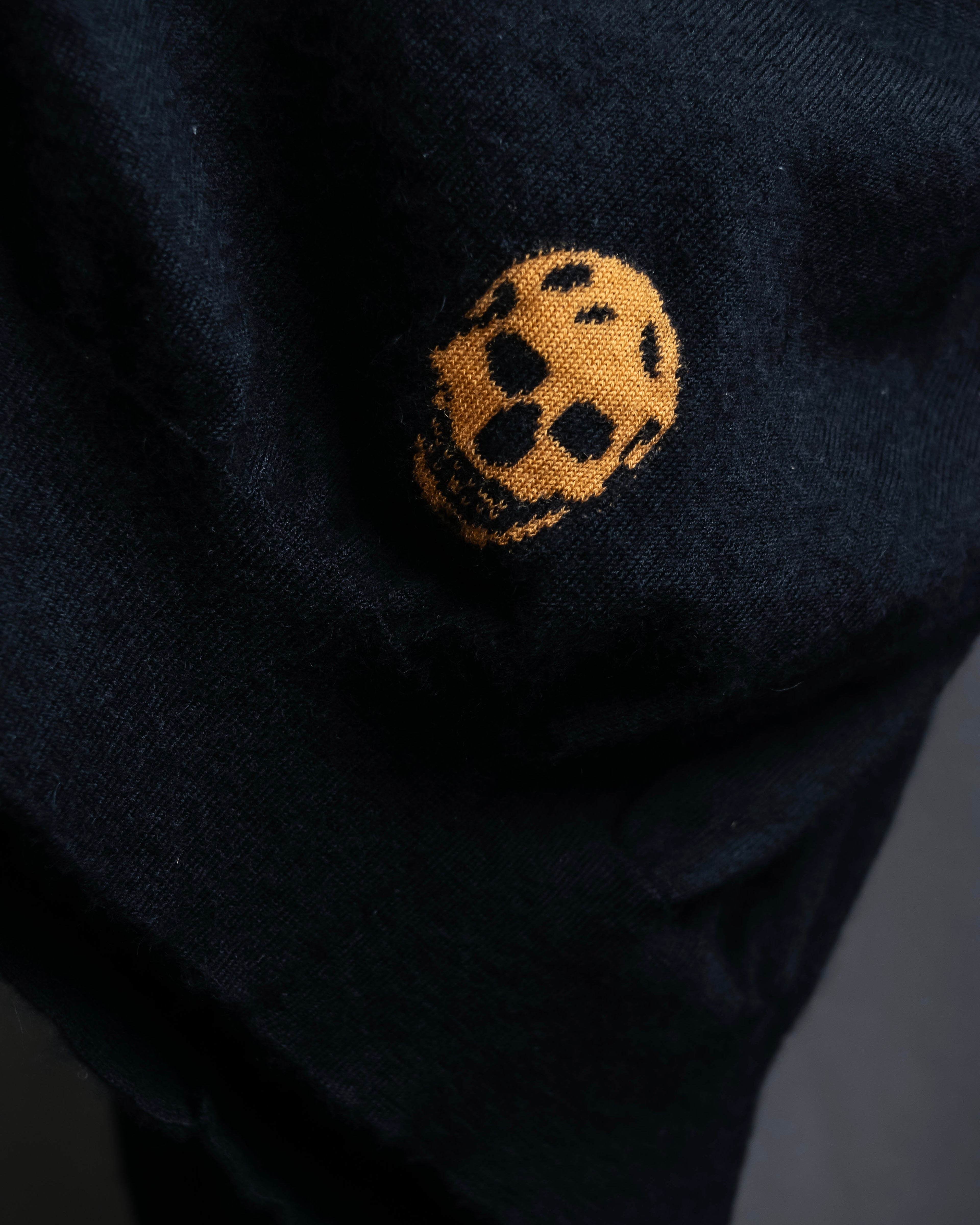 “Alexander McQueen” skull designed cashmere cardigan