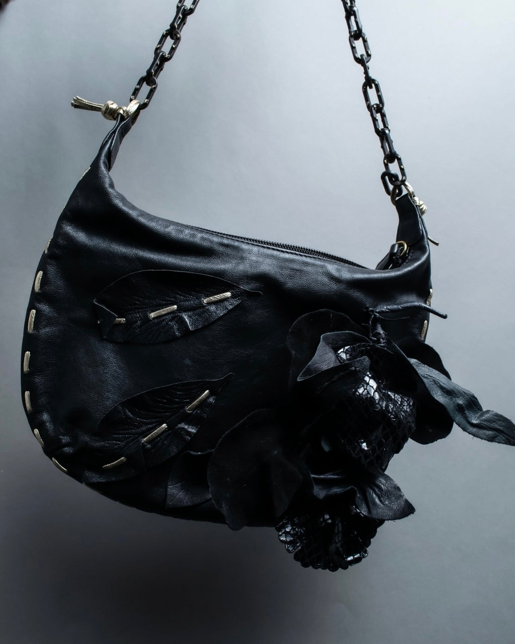 "VALENTINO GARAVANI" Flower accent chain leather bag