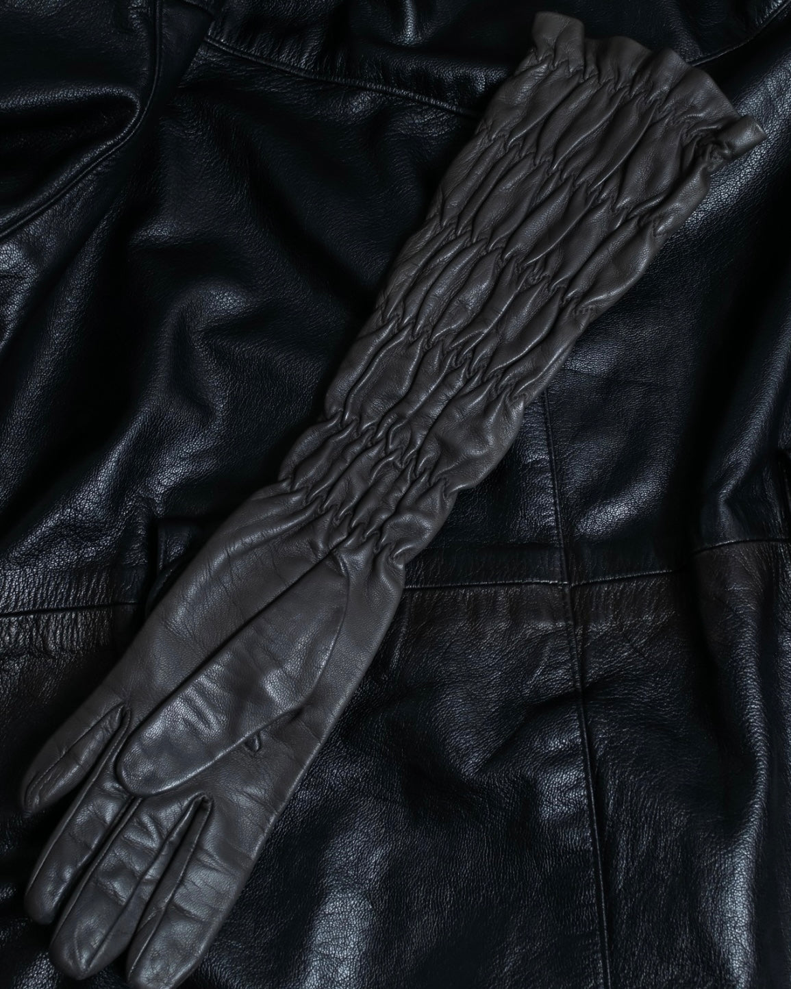 "Vintage COACH" leather shirred long gloves