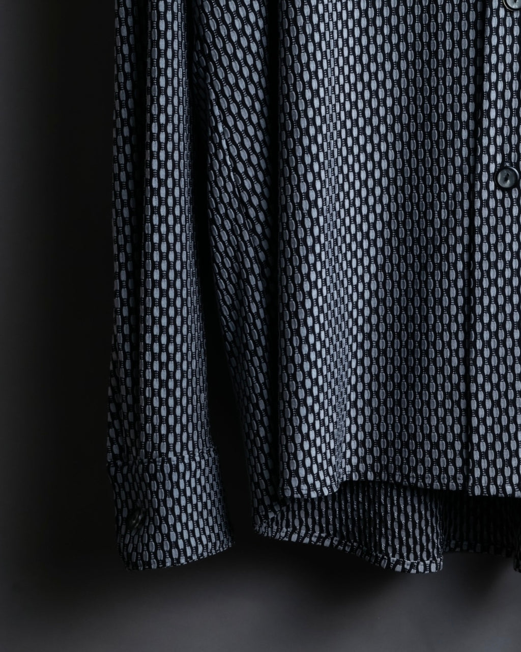 Vintage three-dimensional processed monotone polyester shirt