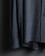 Vintage three-dimensional processed monotone polyester shirt