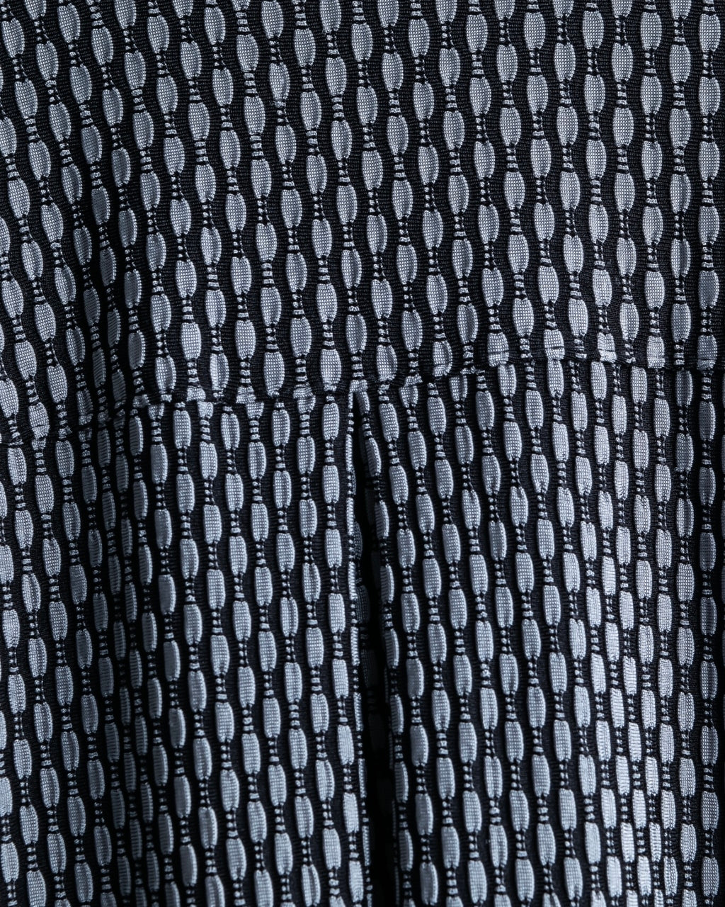 Vintage three-dimensional processed monotone polyester shirt