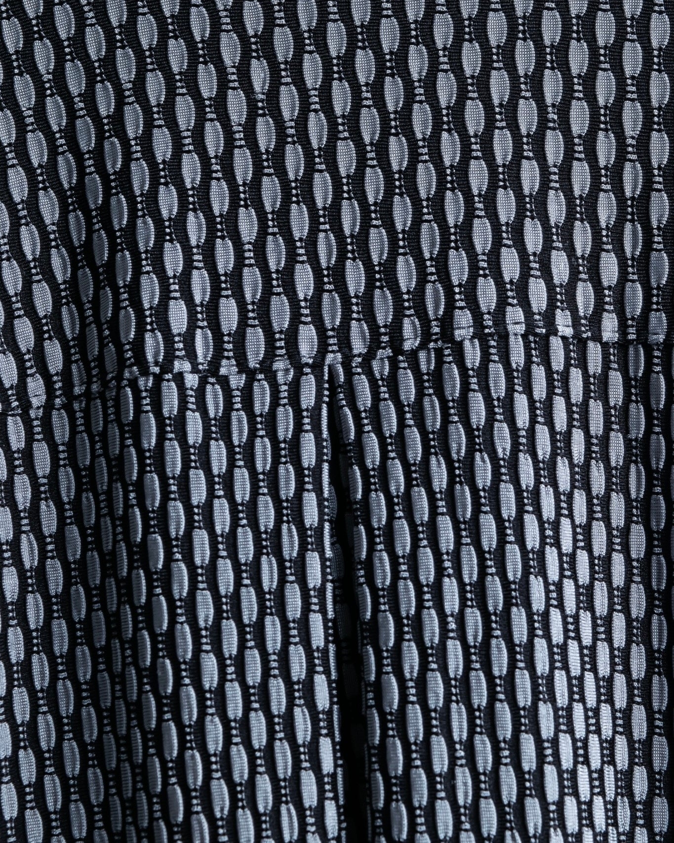 Vintage three-dimensional processed monotone polyester shirt