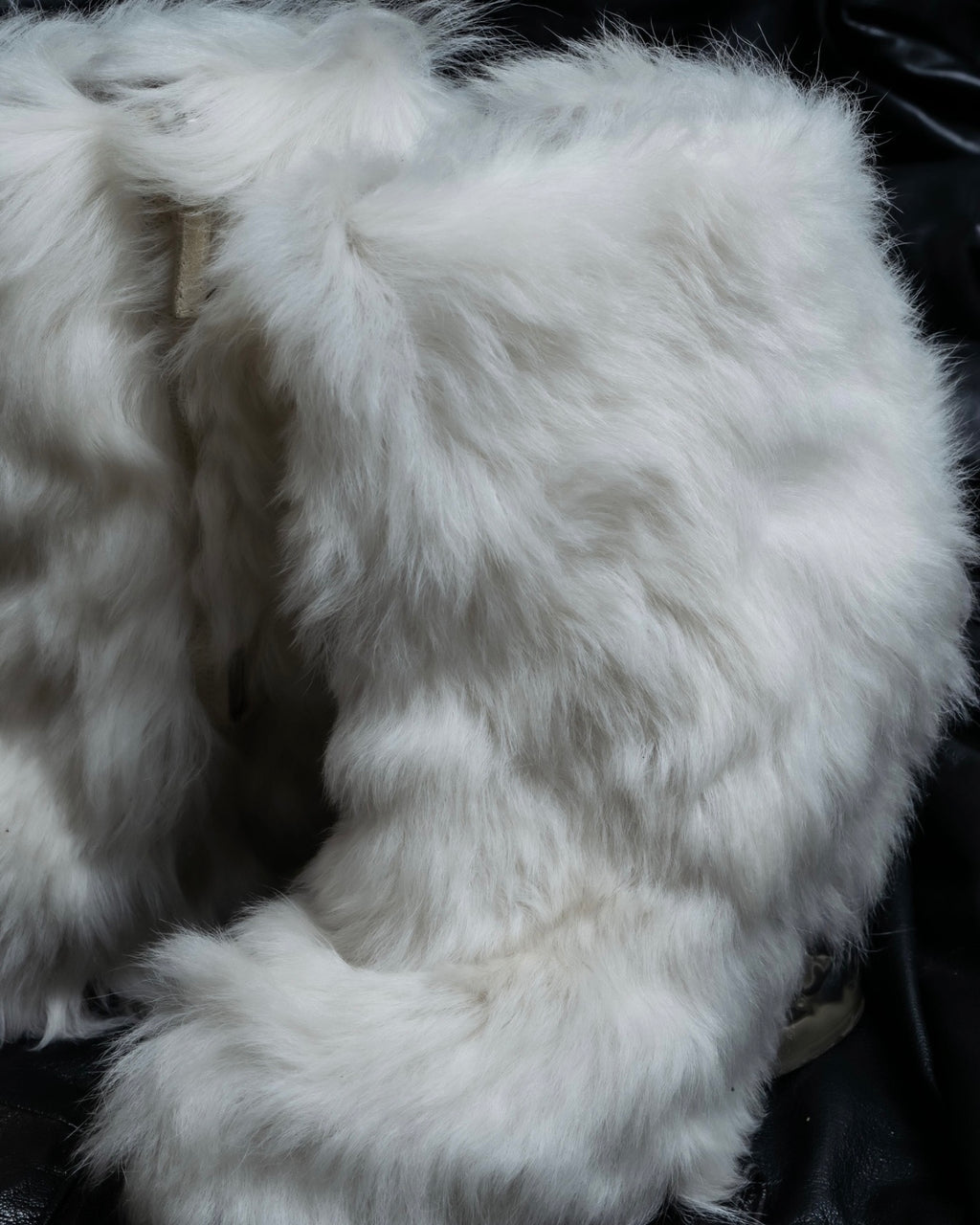 Fendi monster high heel boots 
22,800y