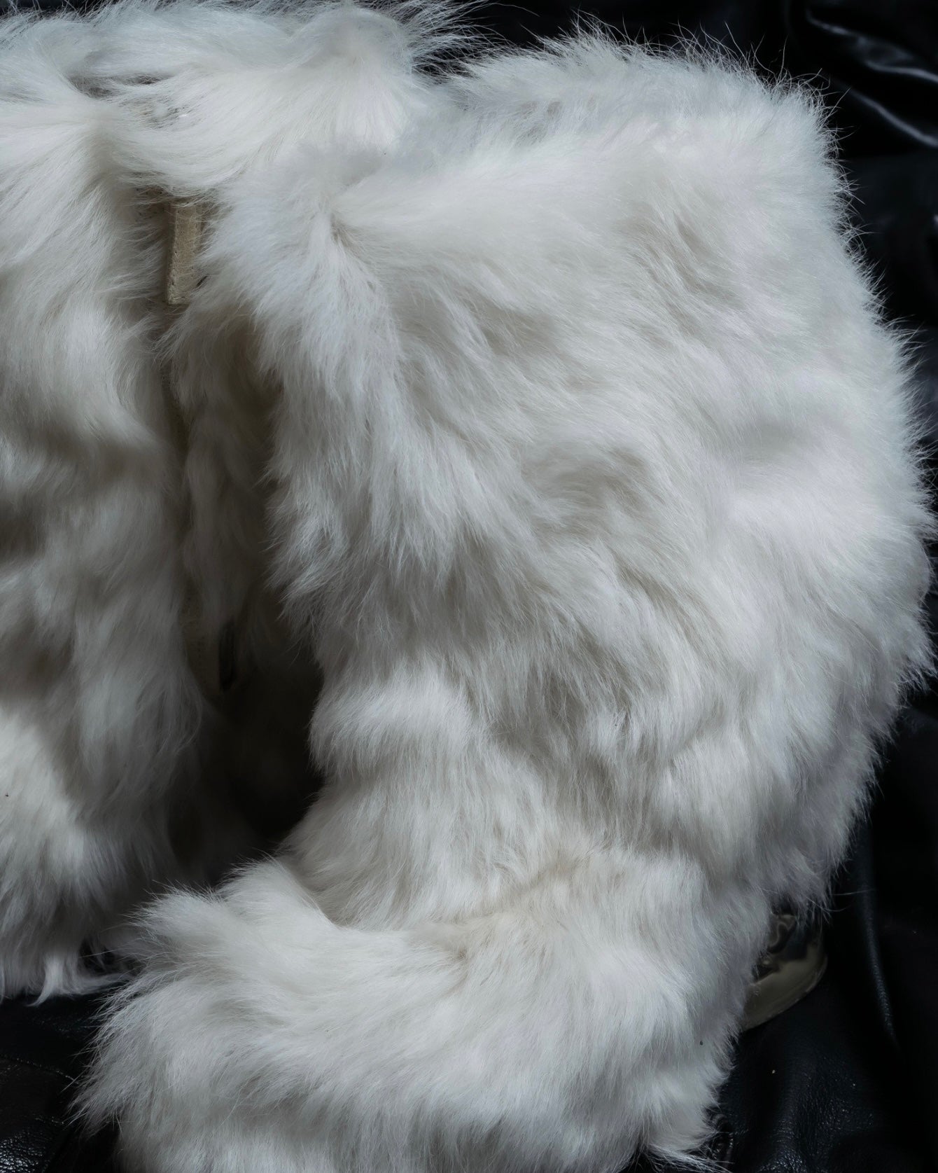 Fendi monster high heel boots 
22,800y