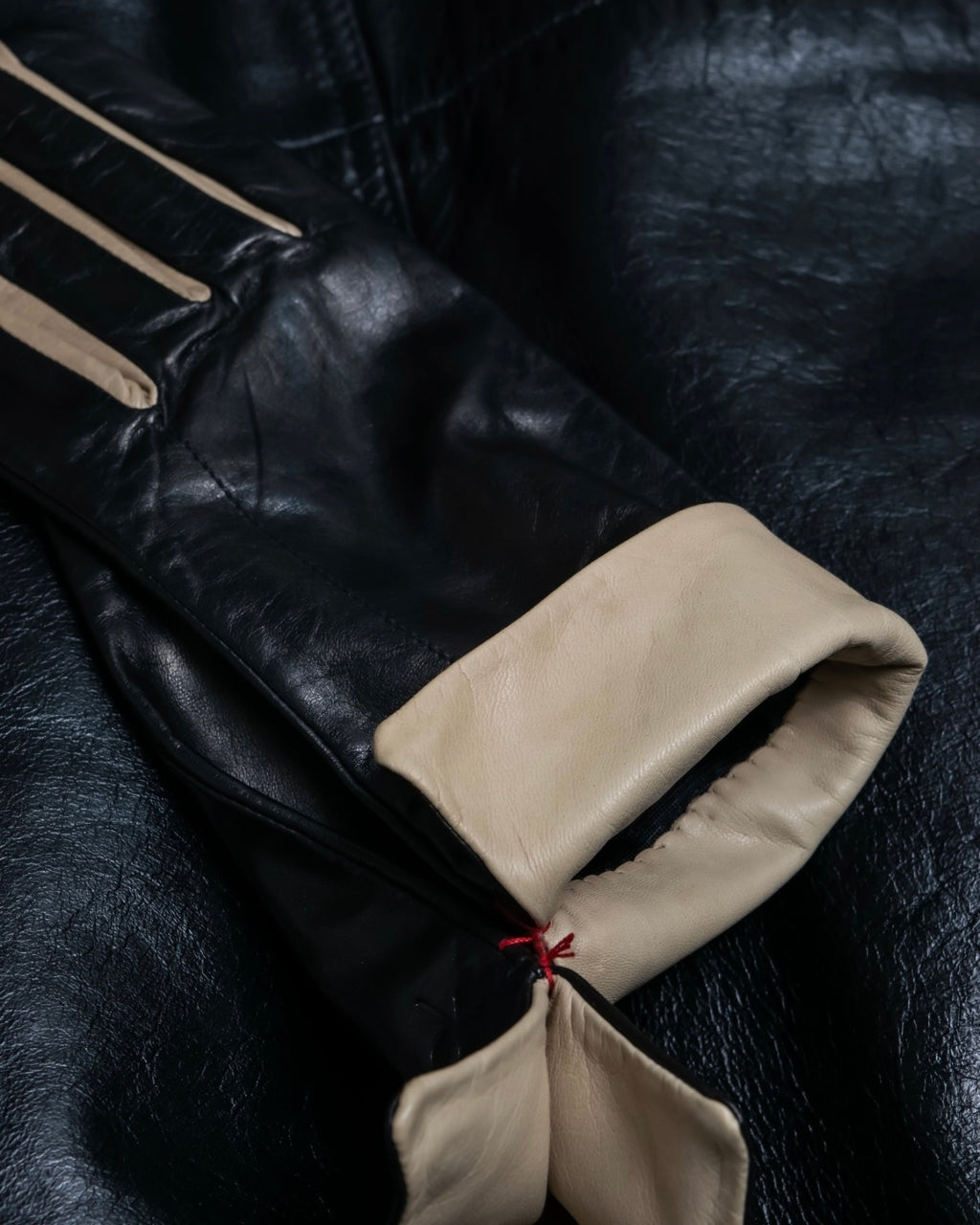 "Calvin Klein" Dead stock black &amp; off-white leather gloves