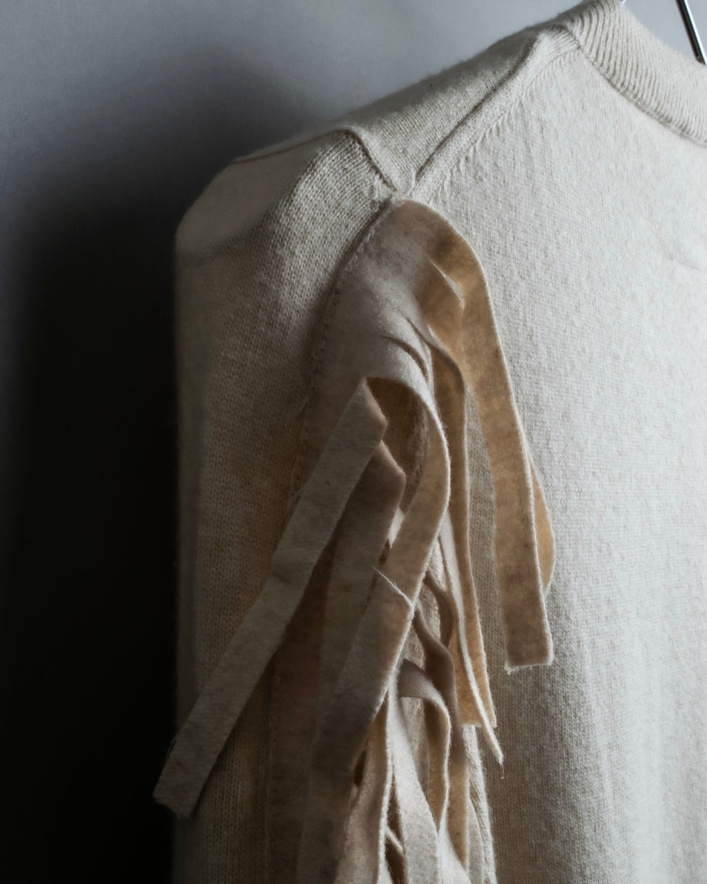 "MM6" Arm fringe design knit dress