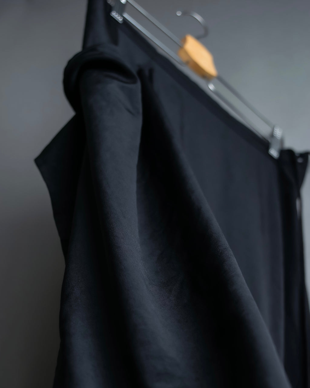 "Y's" asymmetry designed code skirt