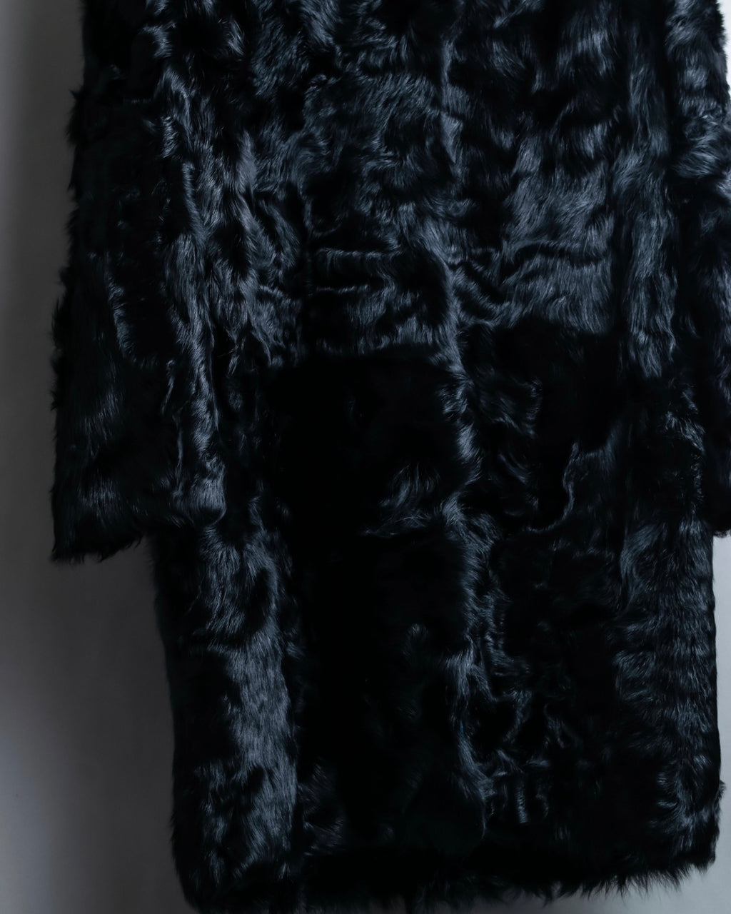 Lamb fur magnetic button hood coat