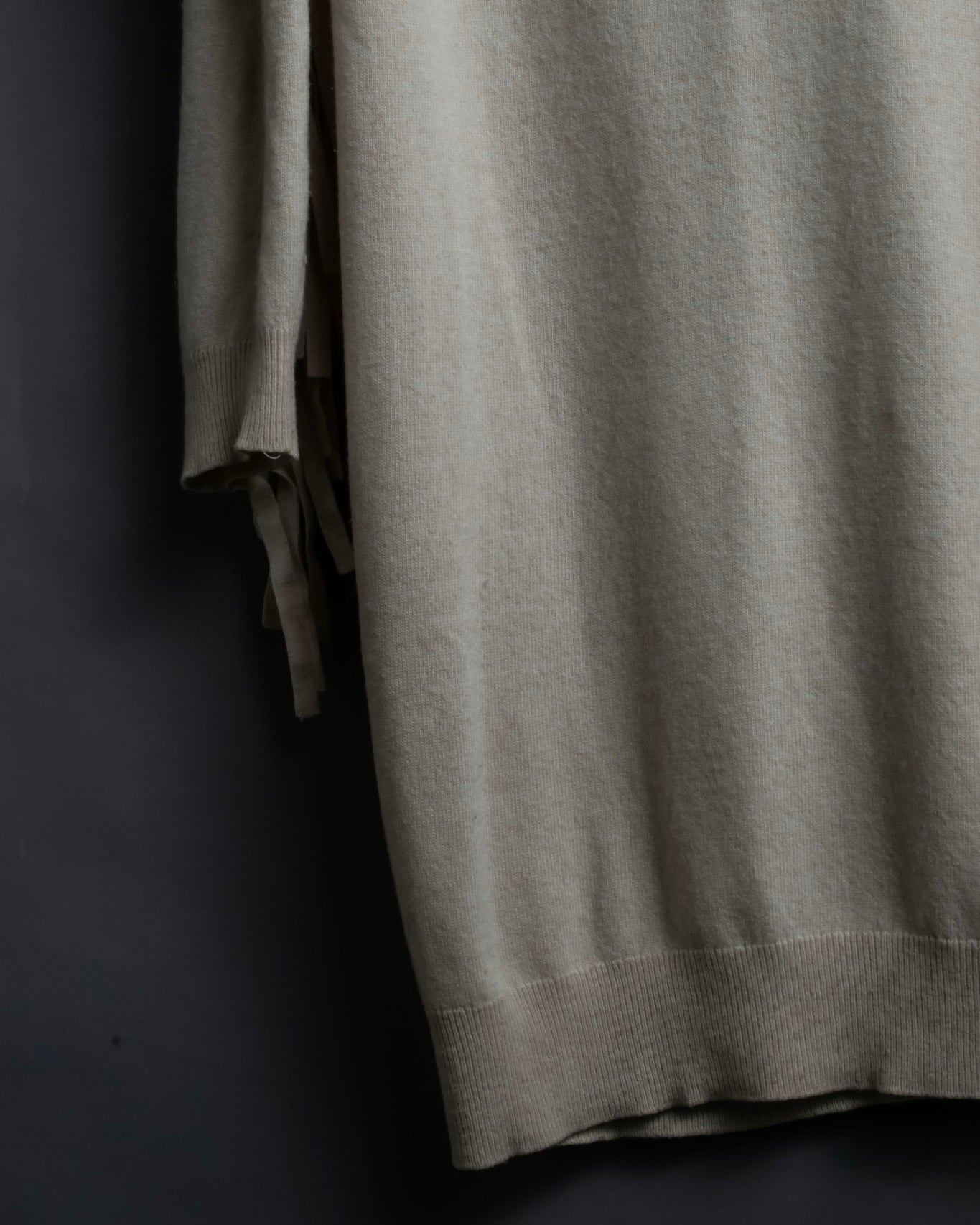 "MM6" Arm fringe design knit dress