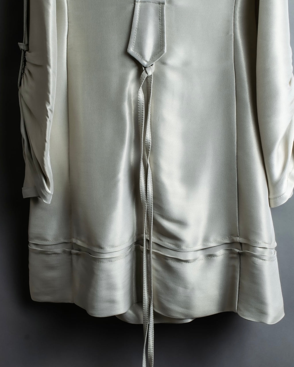 "Maurizio Pecoraro" gather sleeves glossy silver spring coat