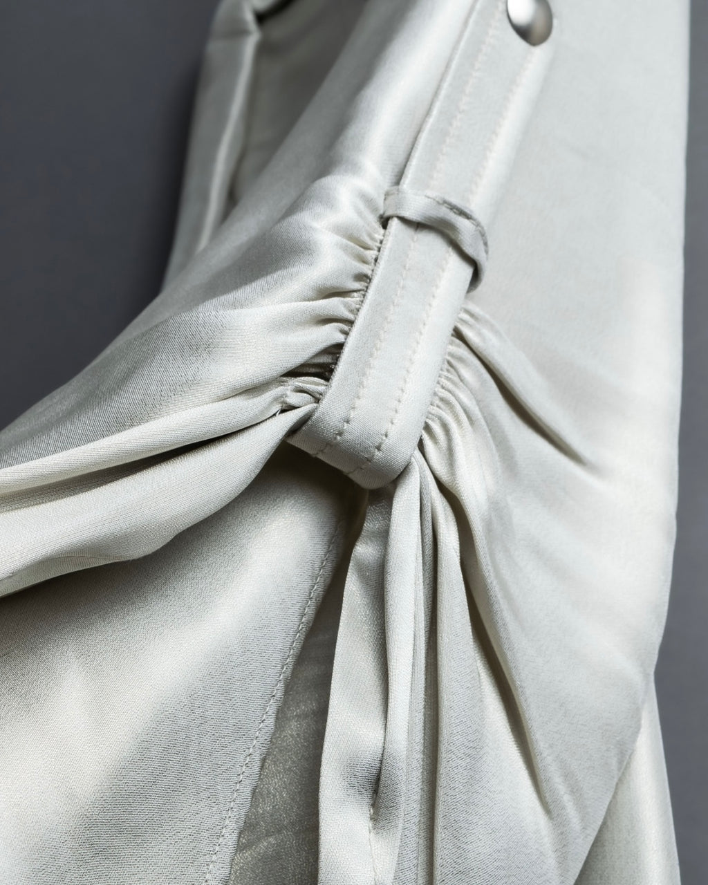 "Maurizio Pecoraro" gather sleeves glossy silver spring coat