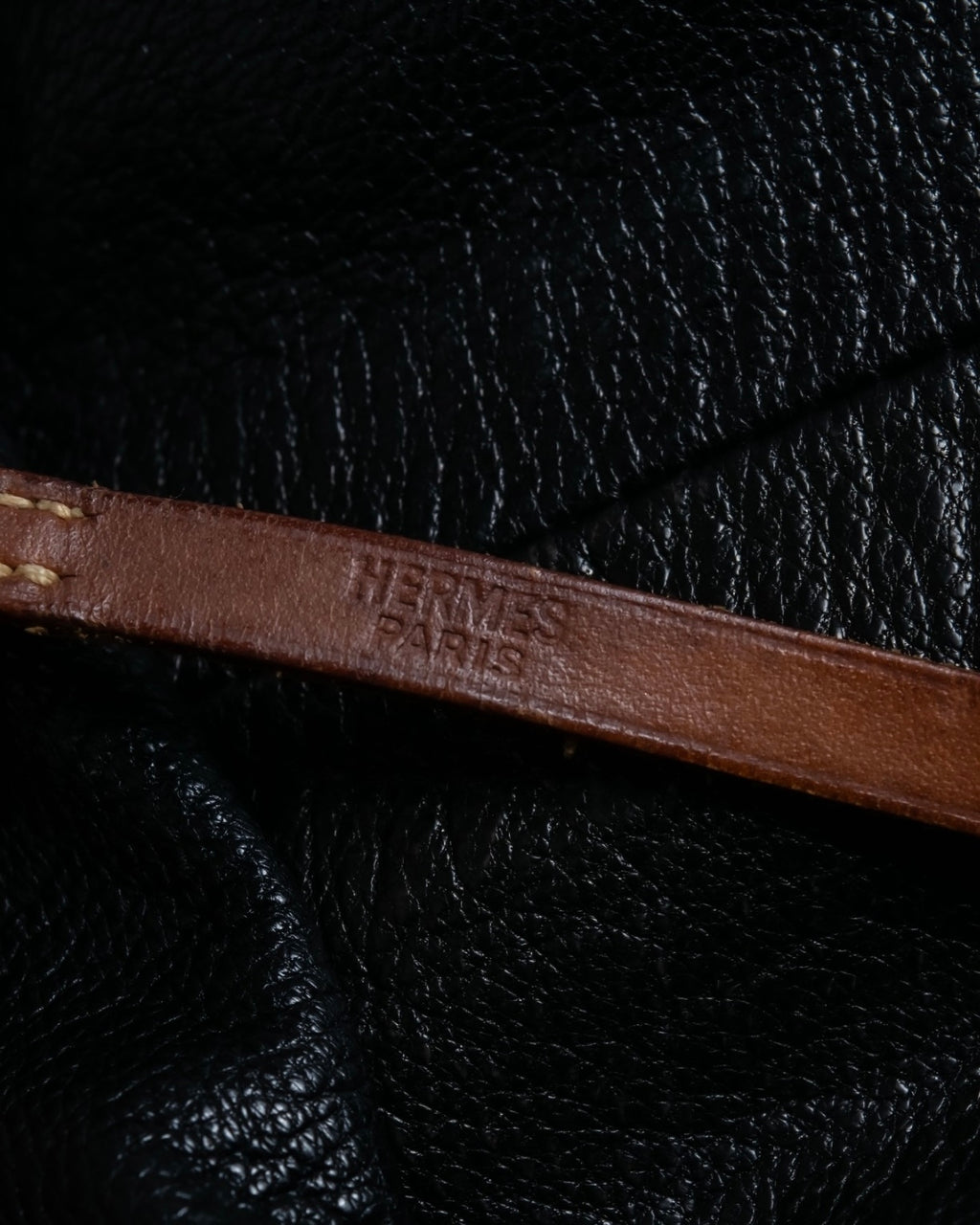 "HERMES" leather bracelet choker