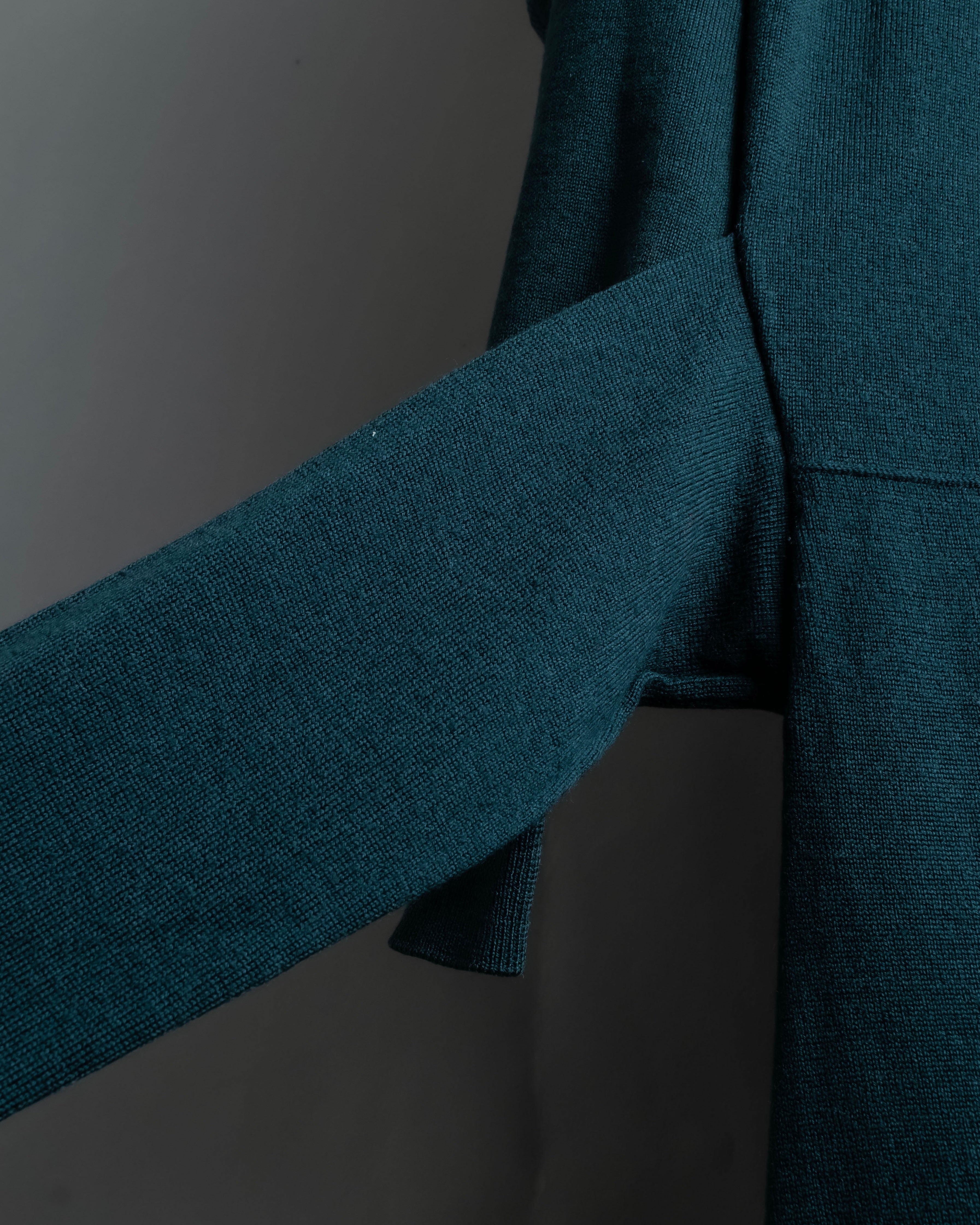 “MM6” docking designed four sleeves long knit