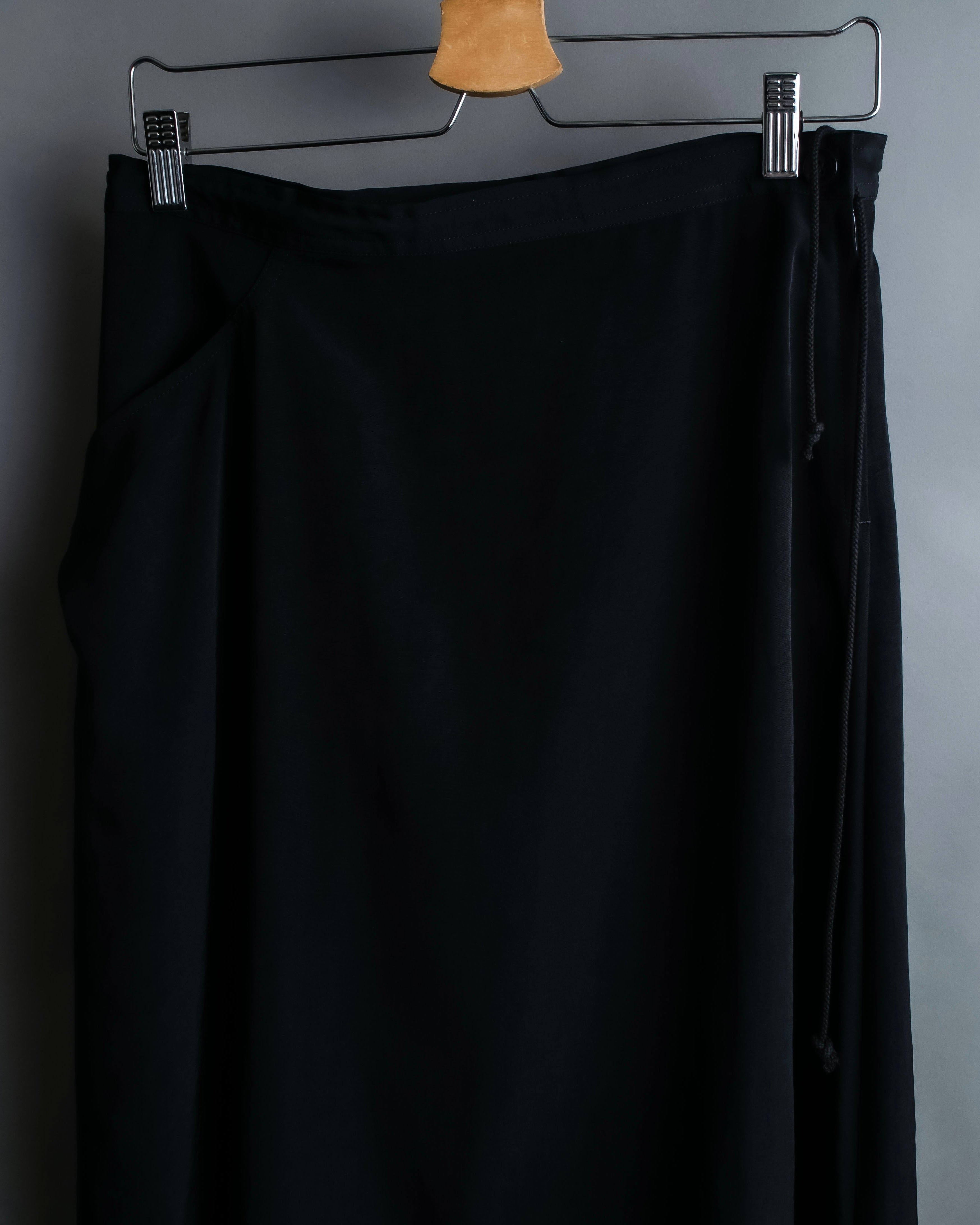 "Y's" asymmetry designed code skirt