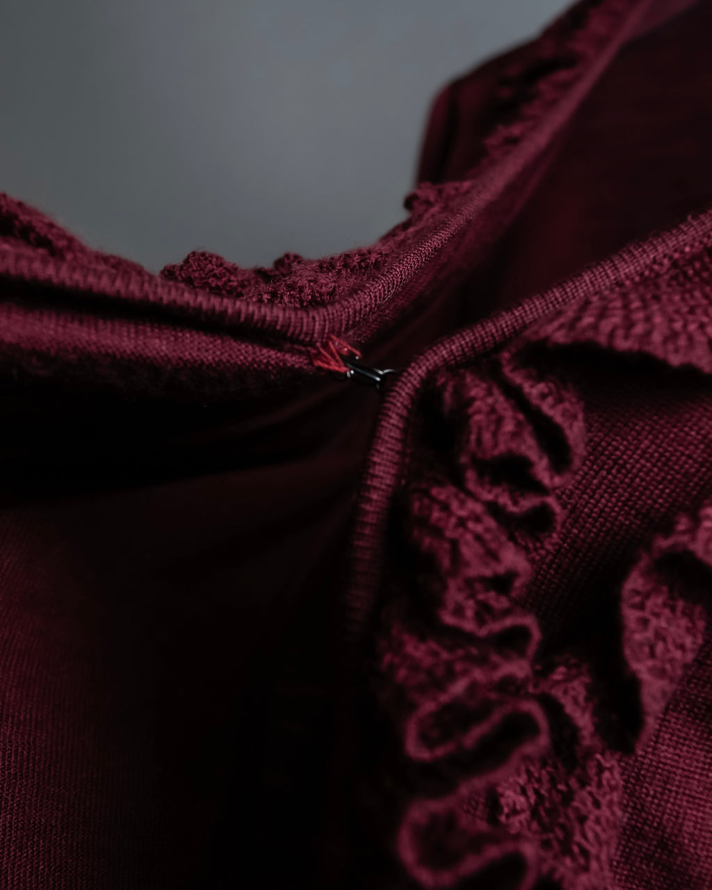 "VALENTINO" Virgin wool ruffled flower design cardigan