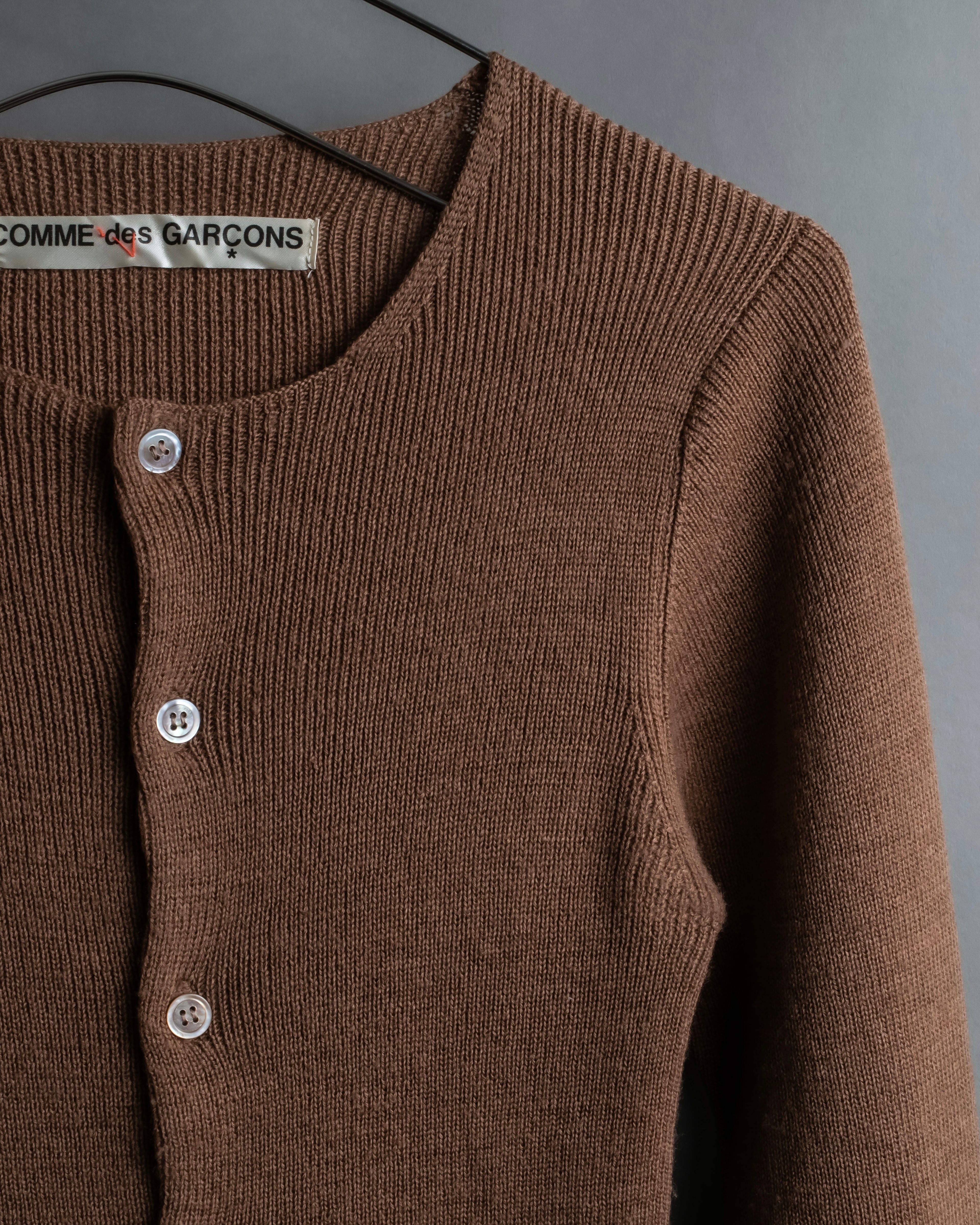 “Comme des garçons ” u-neck knit cardigan