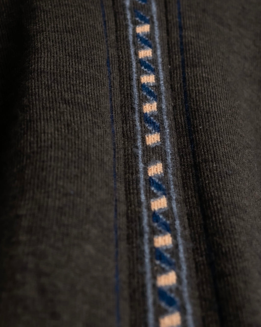 "COMME des GARCONS HOMME PLUS (1997-98's )" Spiral print design dark brown knit