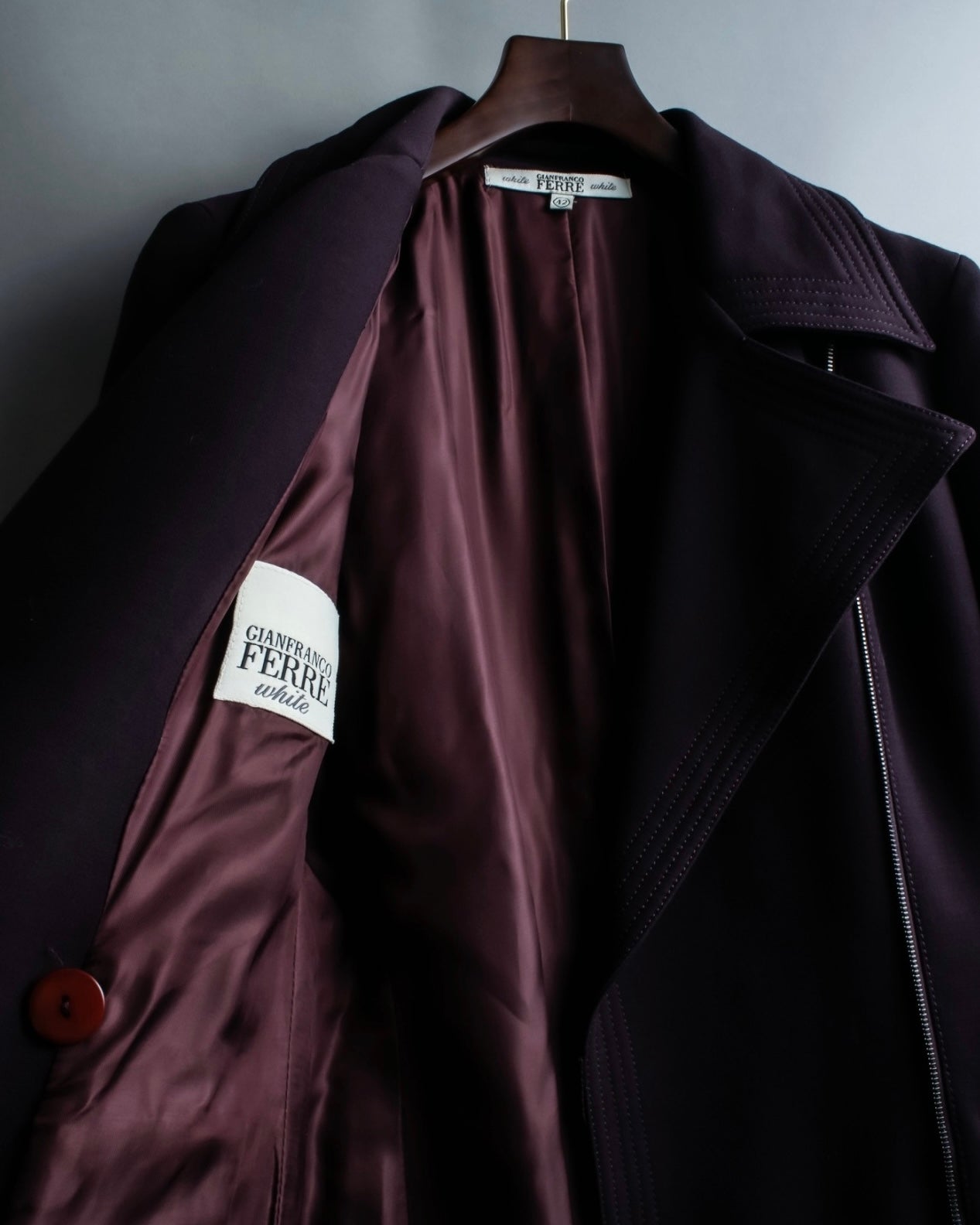 "GIANFRANCO FERRE white" riders design double zip coat