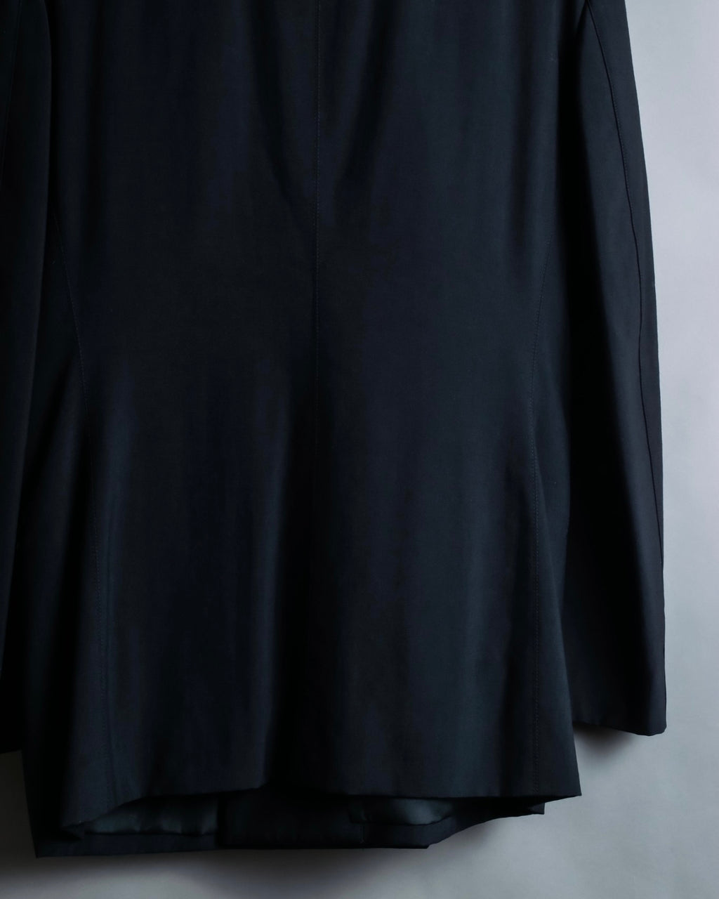 "CLAUDE MONTANA" Long lapel beautiful silhouette setup