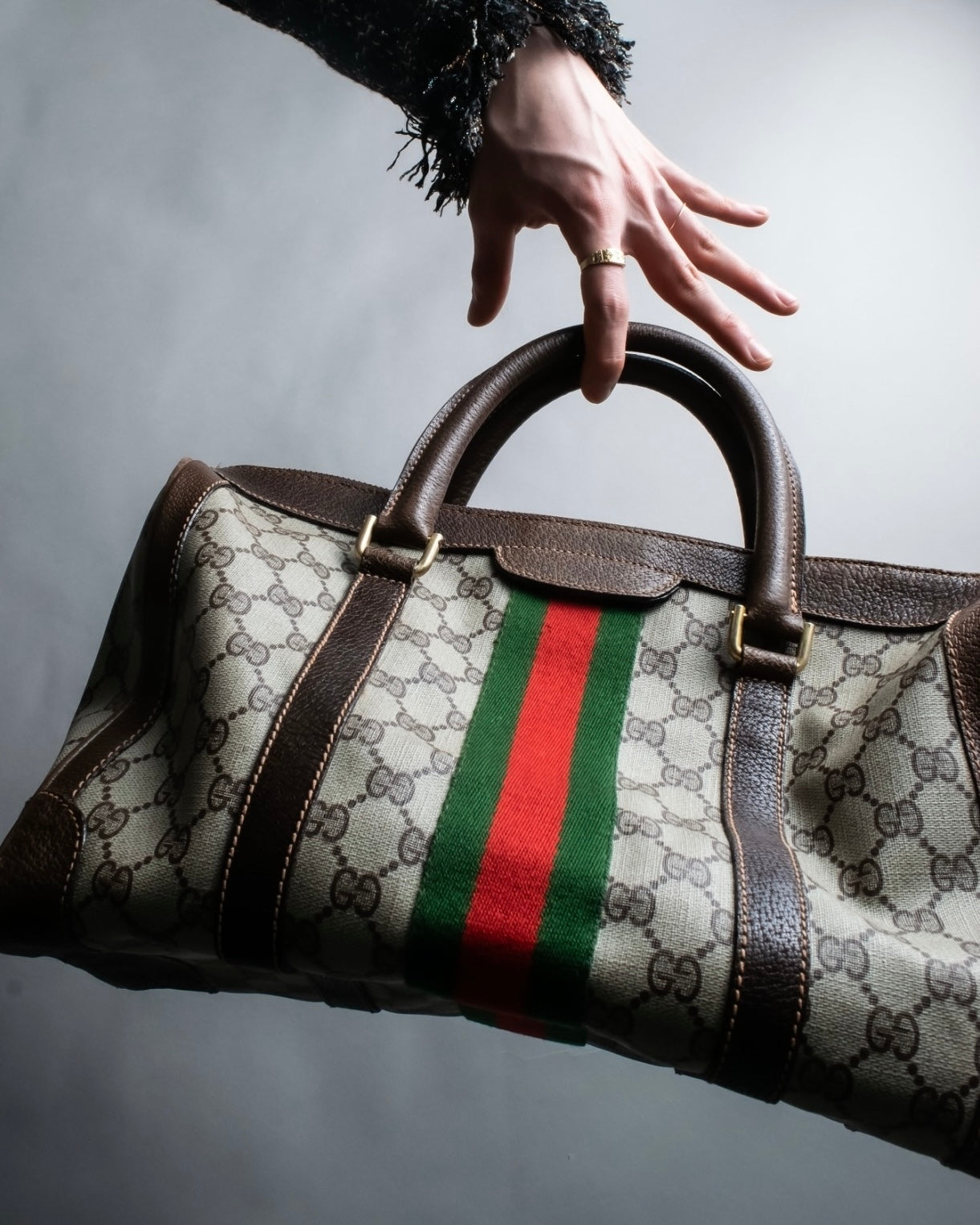 "OLD GUCCI" GG plus shelly line handbag