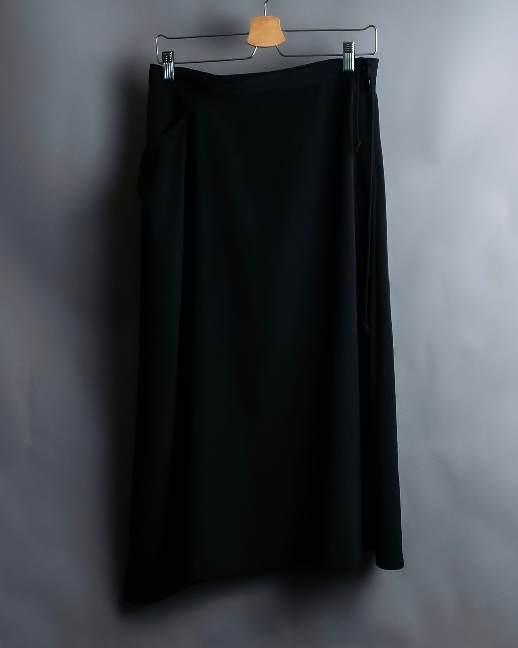 "Y's" asymmetry designed code skirt