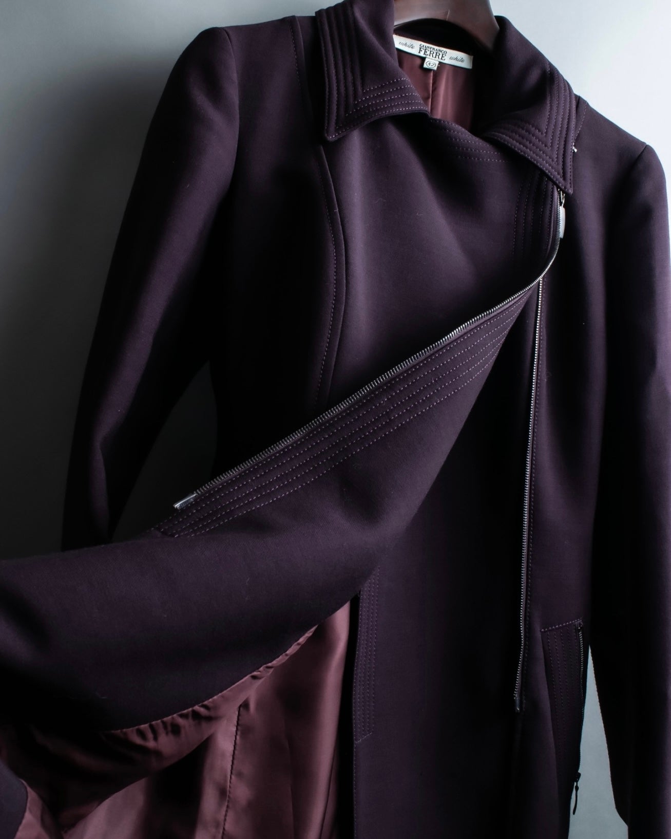 "GIANFRANCO FERRE white" riders design double zip coat