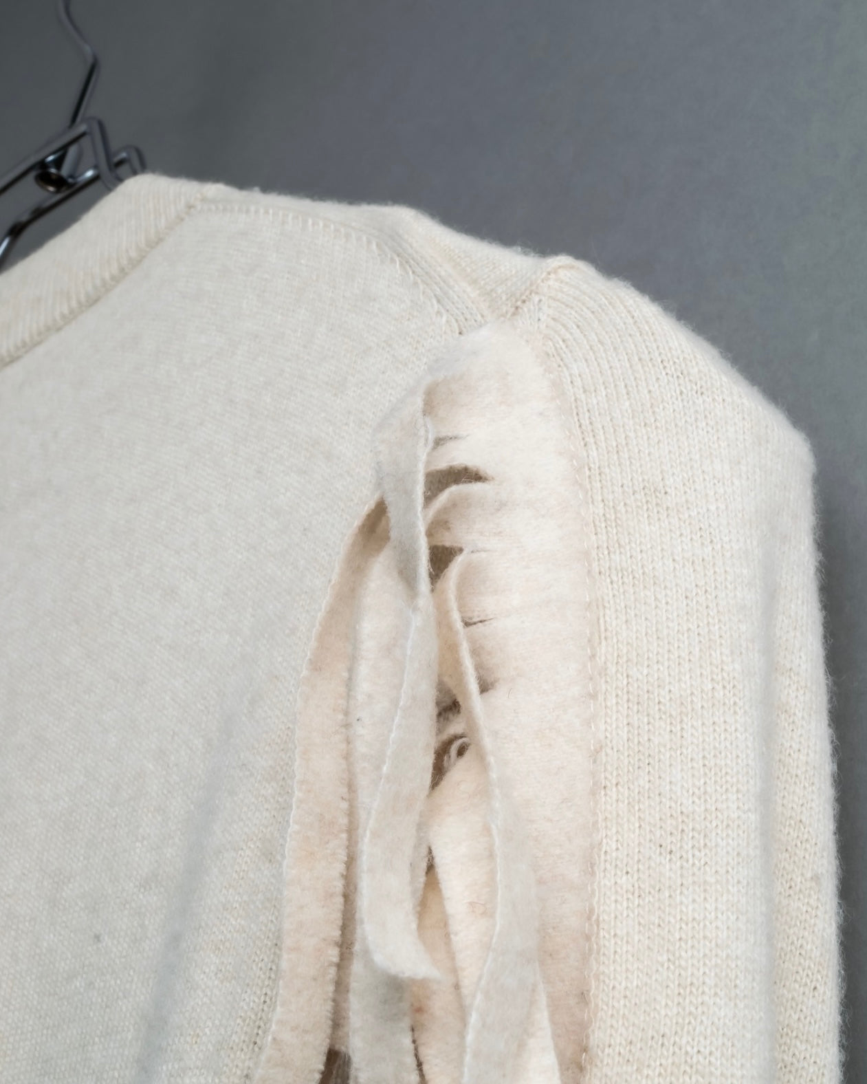 "MM6" Arm fringe design knit dress