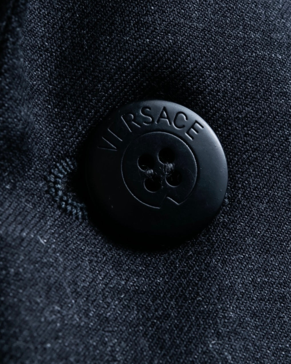 "GIANNI VERSACE" Arm line design peak lapel setup