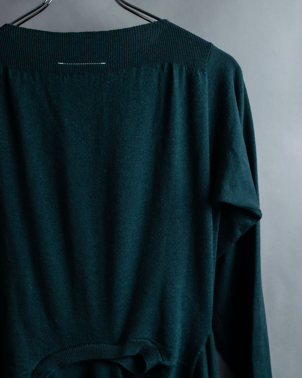“MM6” docking designed four sleeves long knit
