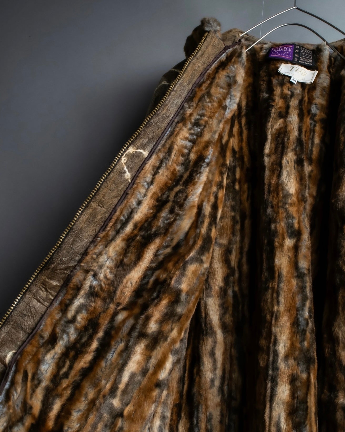 "NIEDIECK" Yarn sewn fur special hoodie jacket