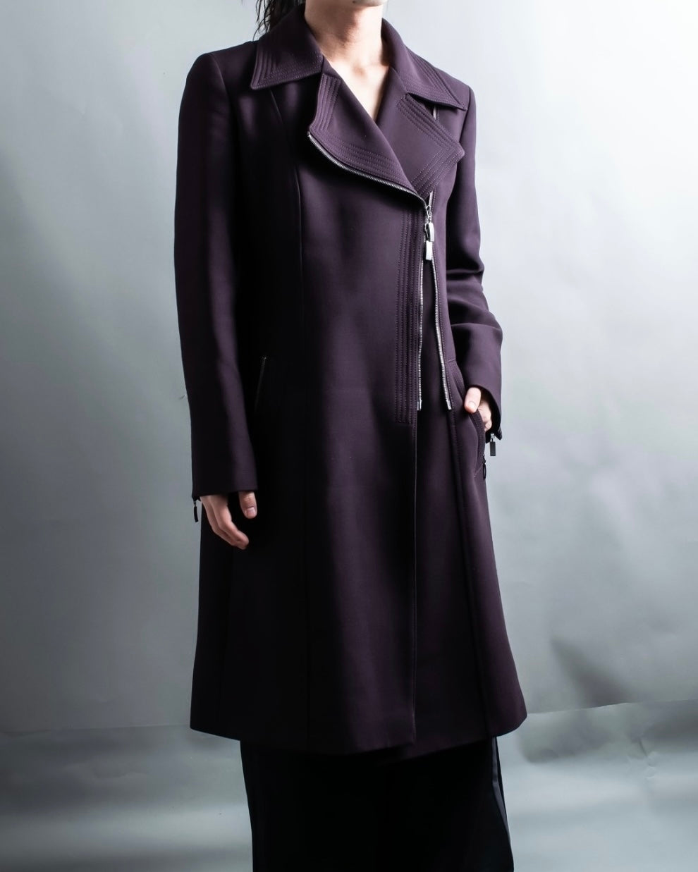 "GIANFRANCO FERRE white" riders design double zip coat