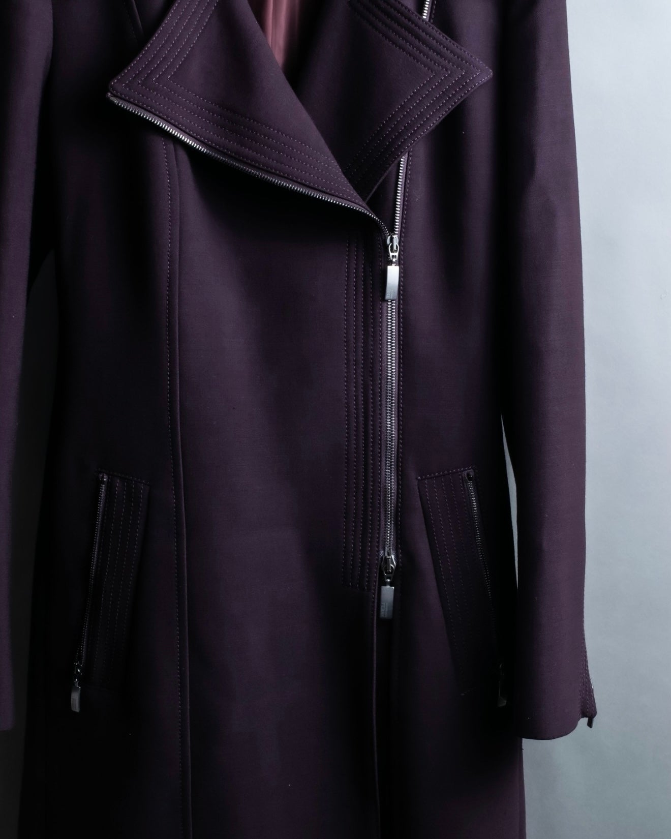 "GIANFRANCO FERRE white" riders design double zip coat