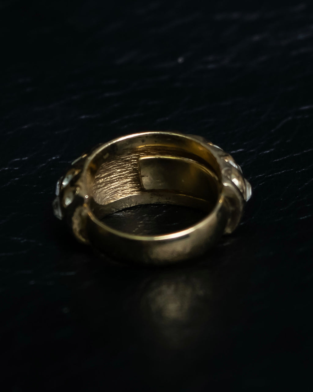 “Dior” mesh designed gold ring with crystal