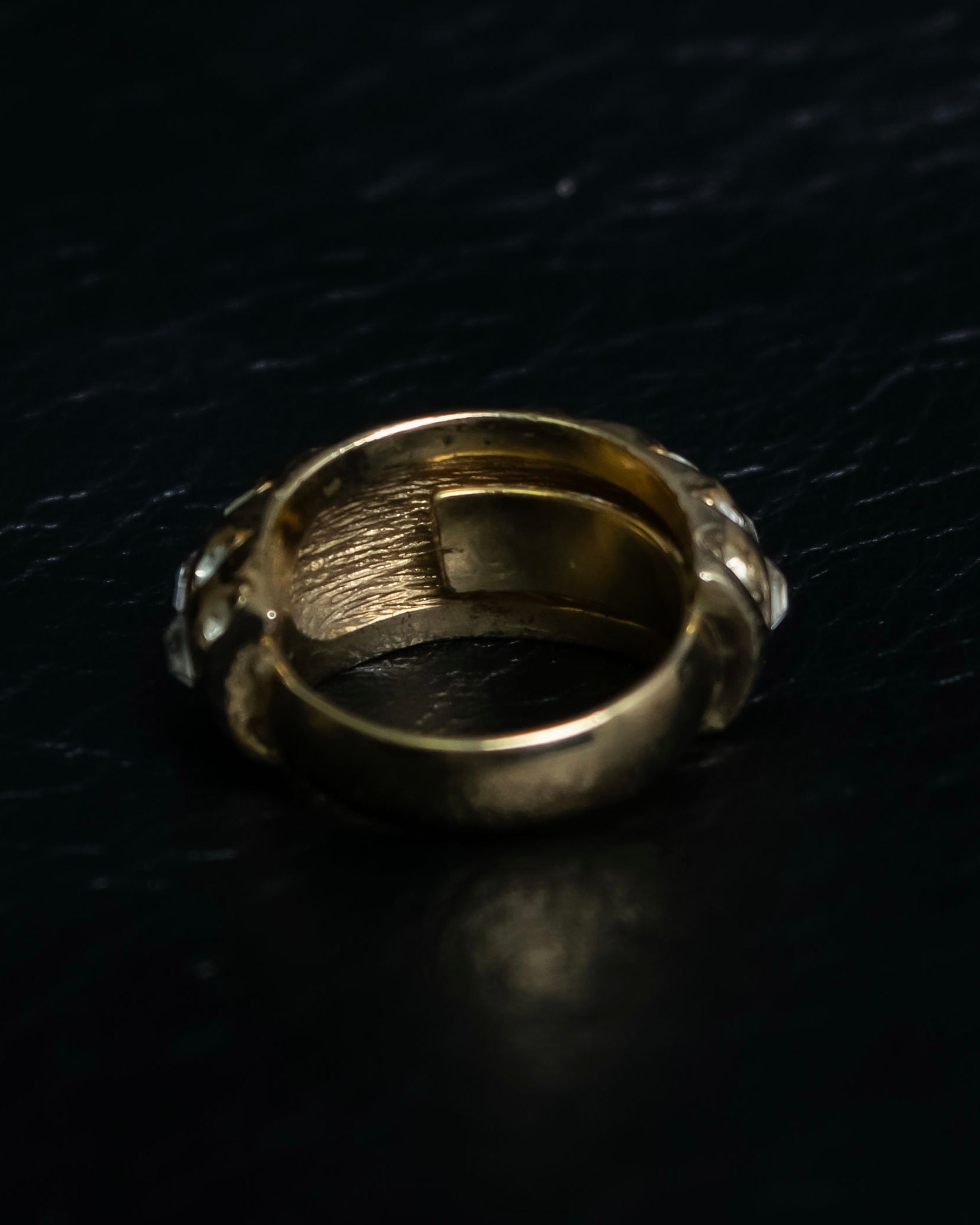 “Dior” mesh designed gold ring with crystal