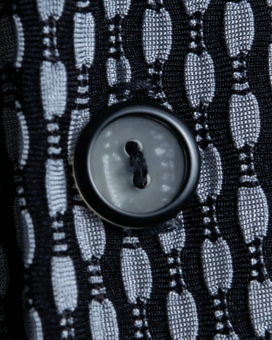 Vintage three-dimensional processed monotone polyester shirt