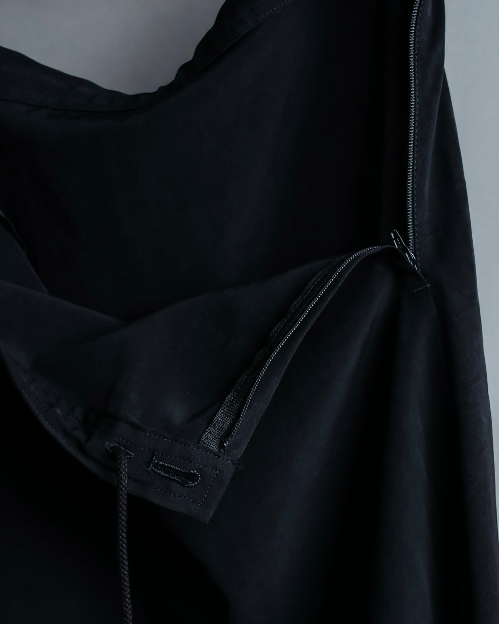 "Y's" asymmetry designed code skirt