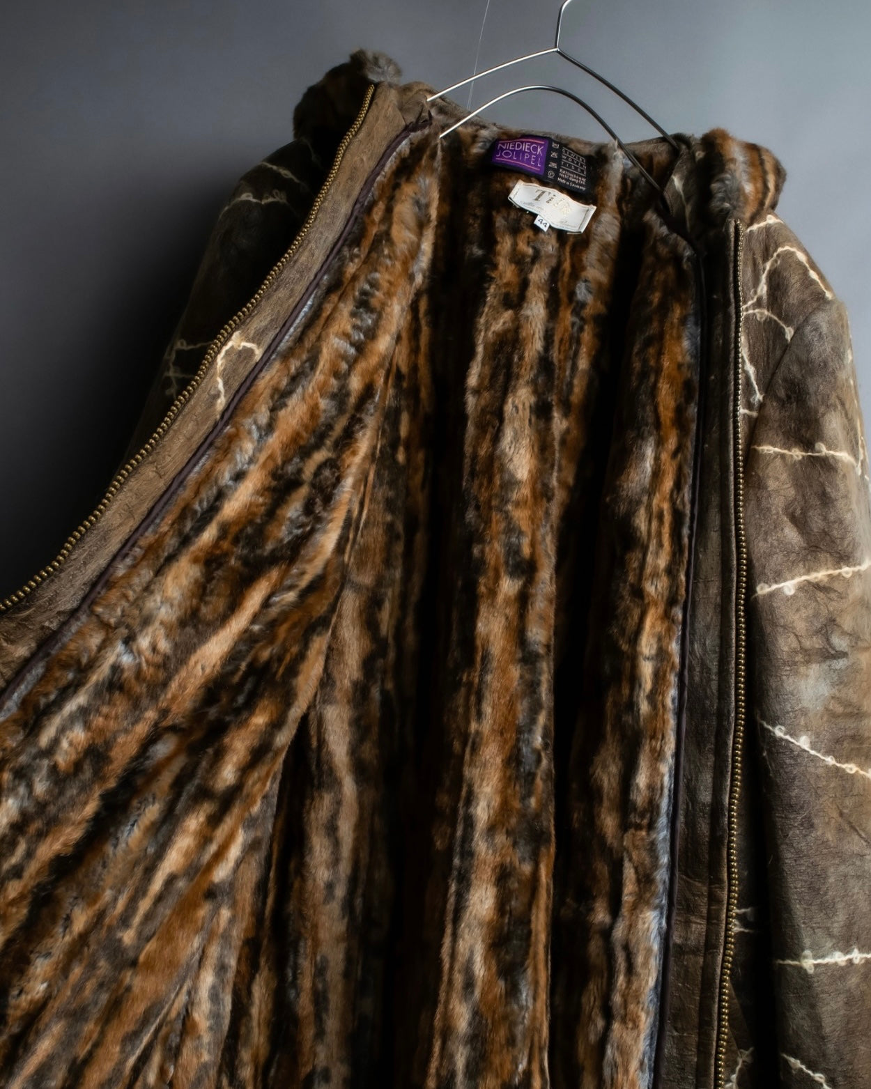 "NIEDIECK" Yarn sewn fur special hoodie jacket