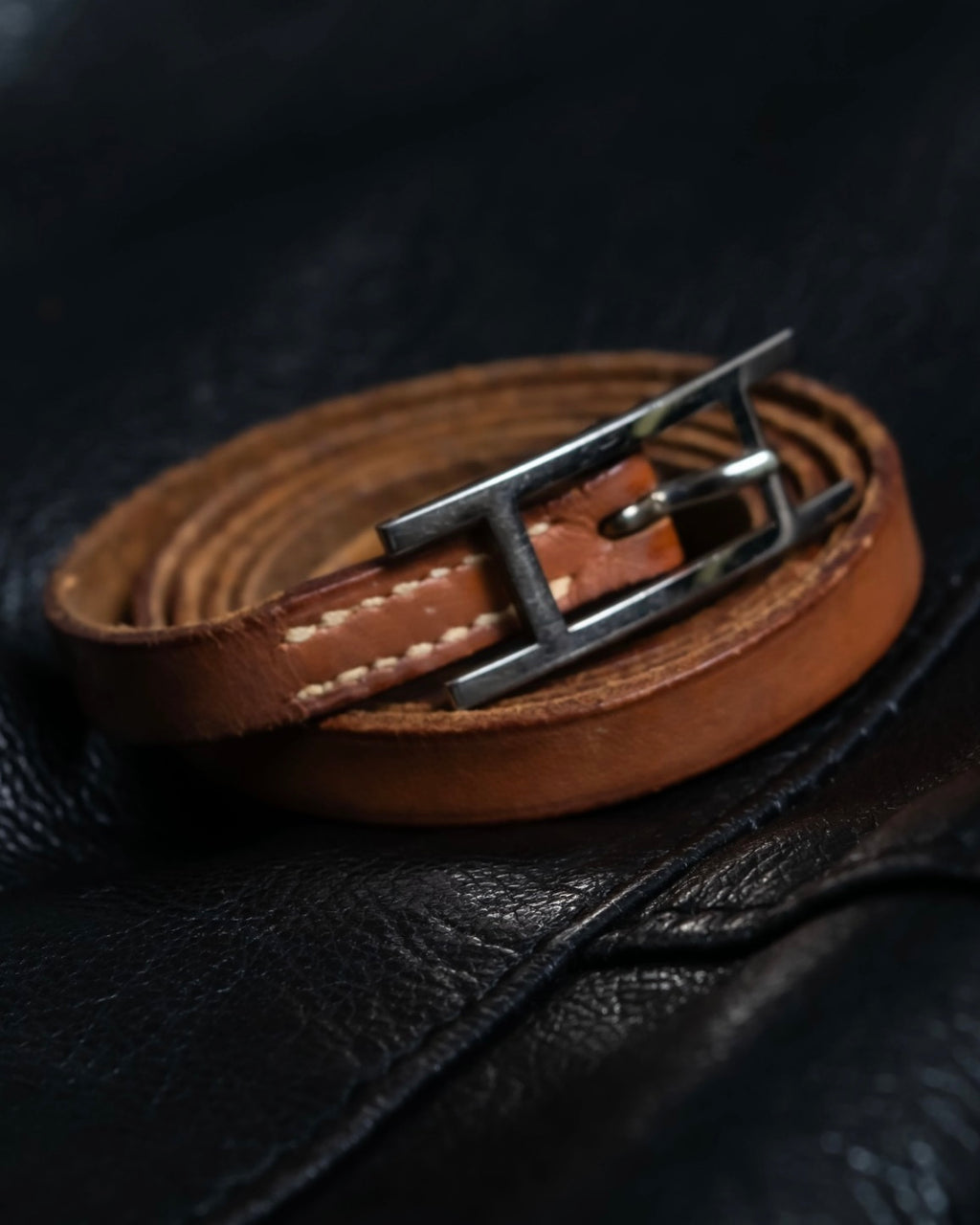 "HERMES" leather bracelet choker