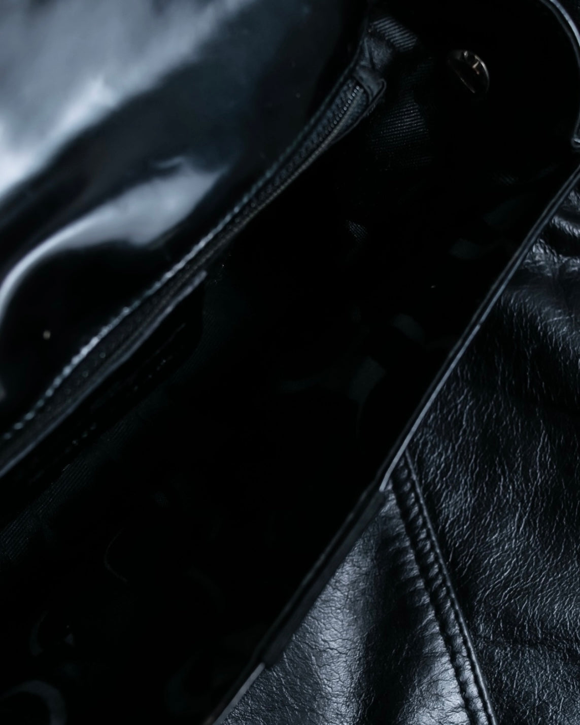 "Salvatore Ferragamo" enamel shoulder bag