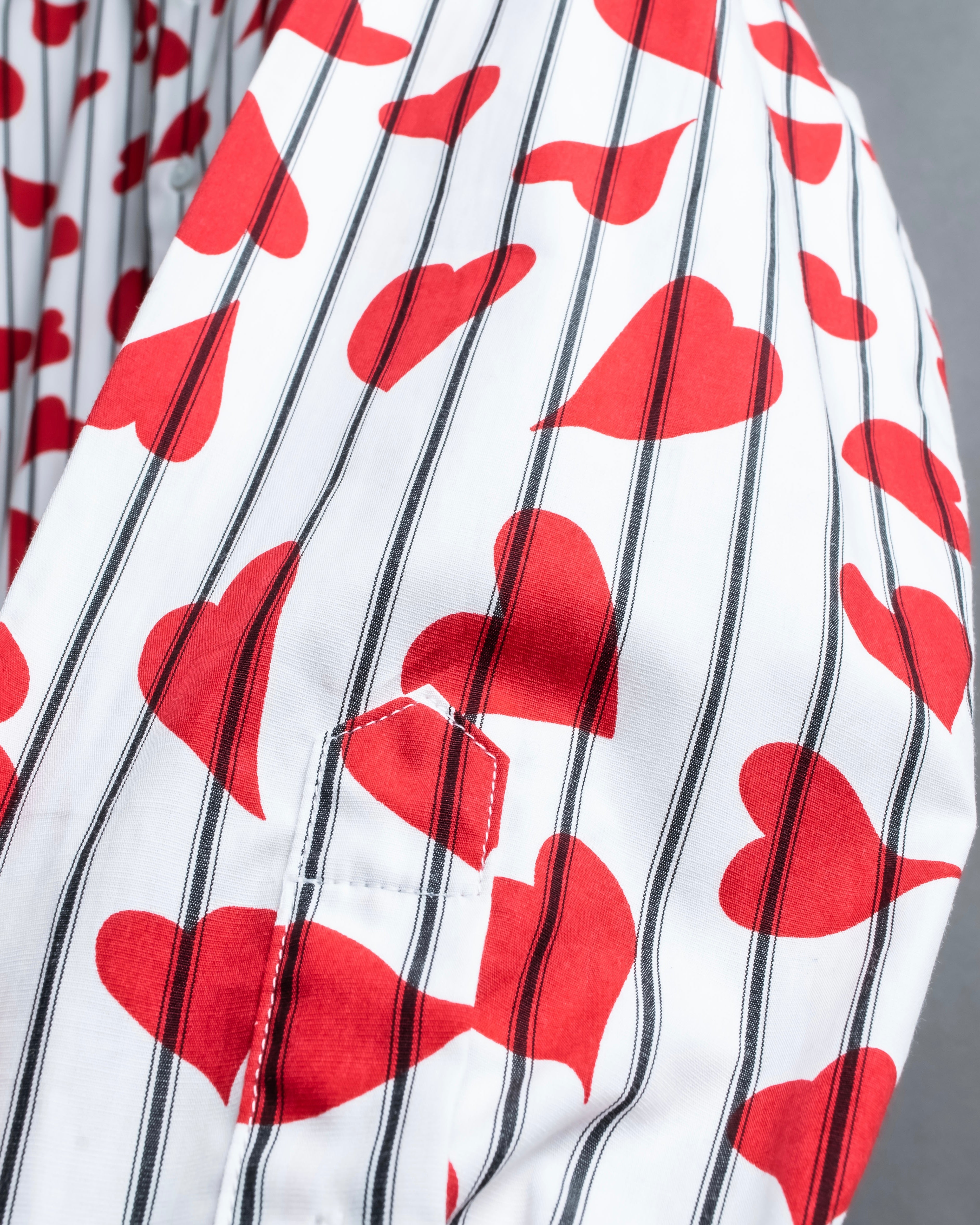 “JW Anderson” heart pattern designed striped shirt