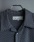 Vintage three-dimensional processed monotone polyester shirt