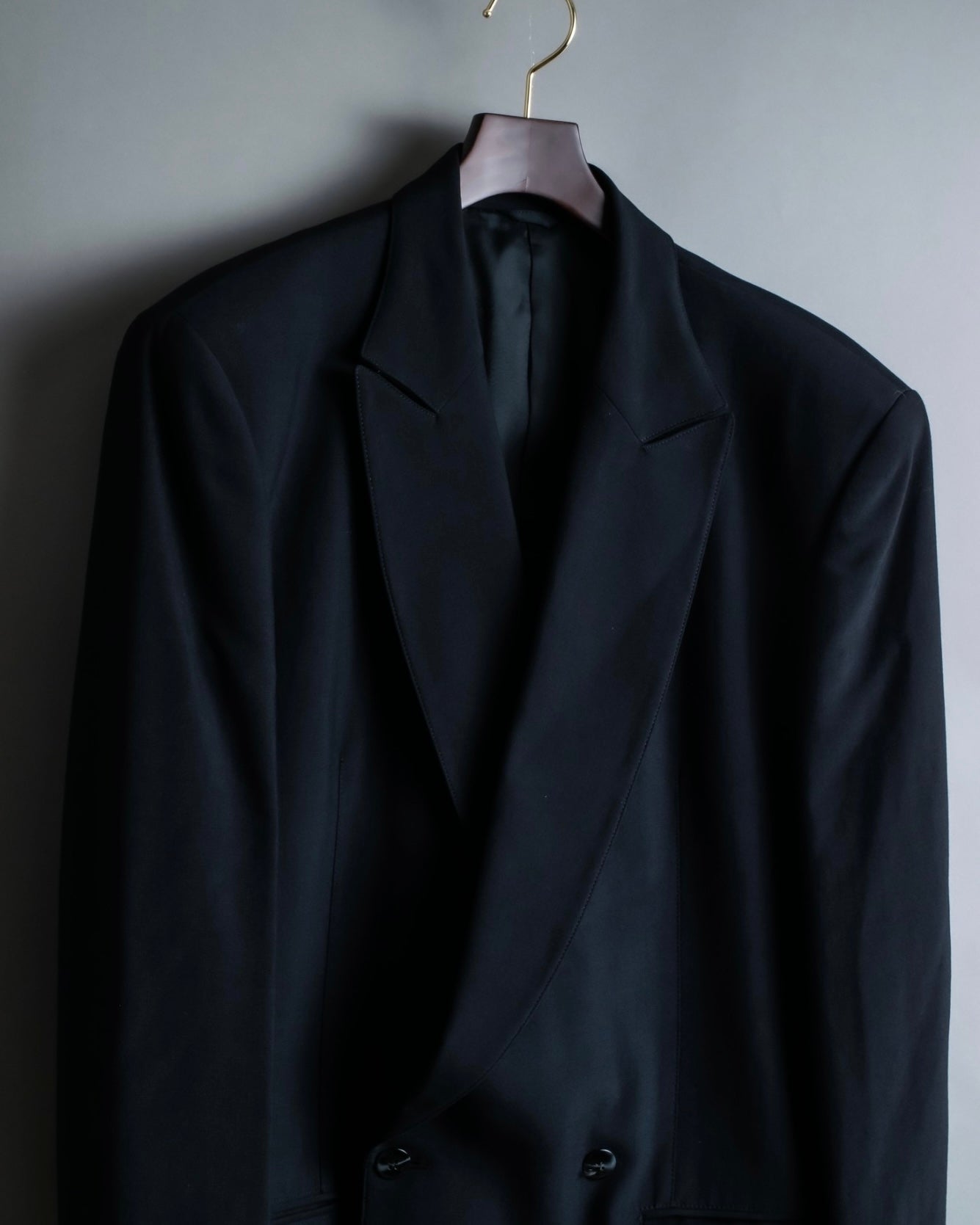 "CLAUDE MONTANA" Long lapel beautiful silhouette setup
