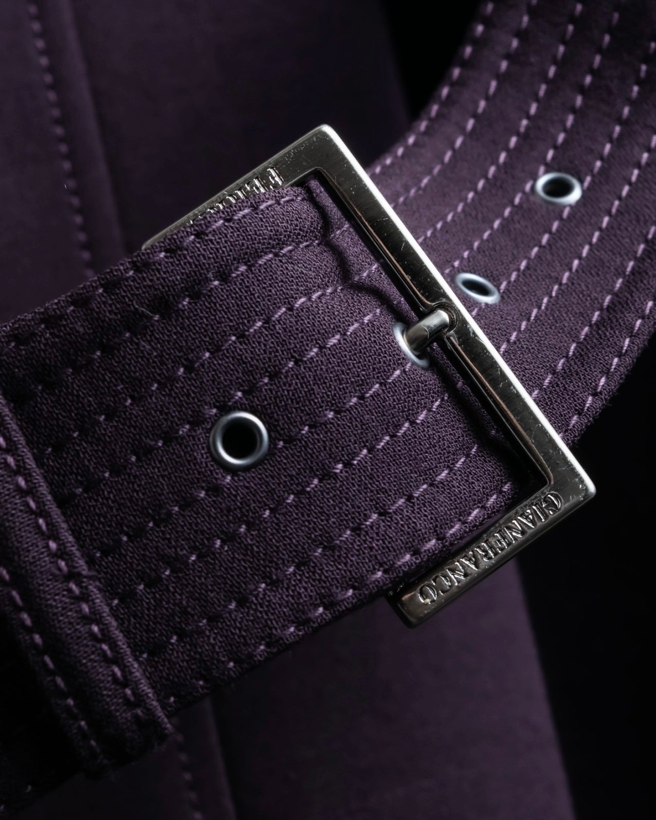 "GIANFRANCO FERRE white" riders design double zip coat