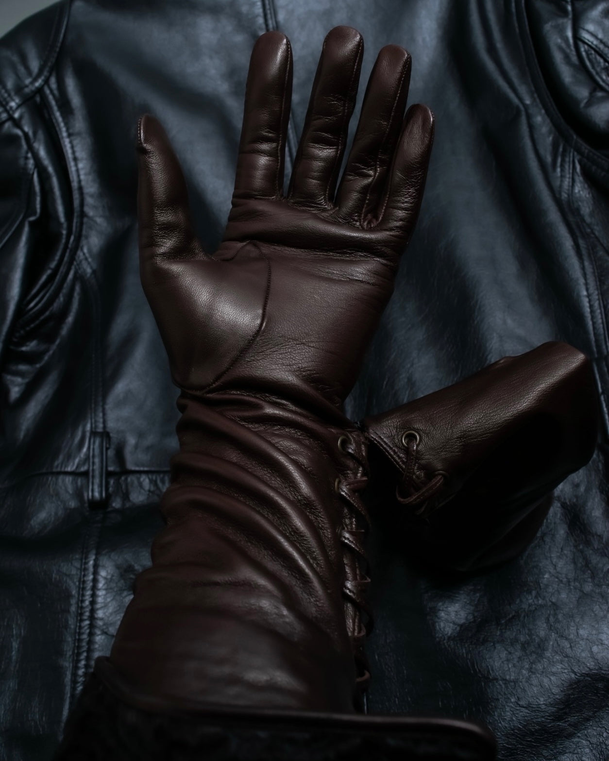 "PIUMELLI" Dead stock lace up long leather gloves