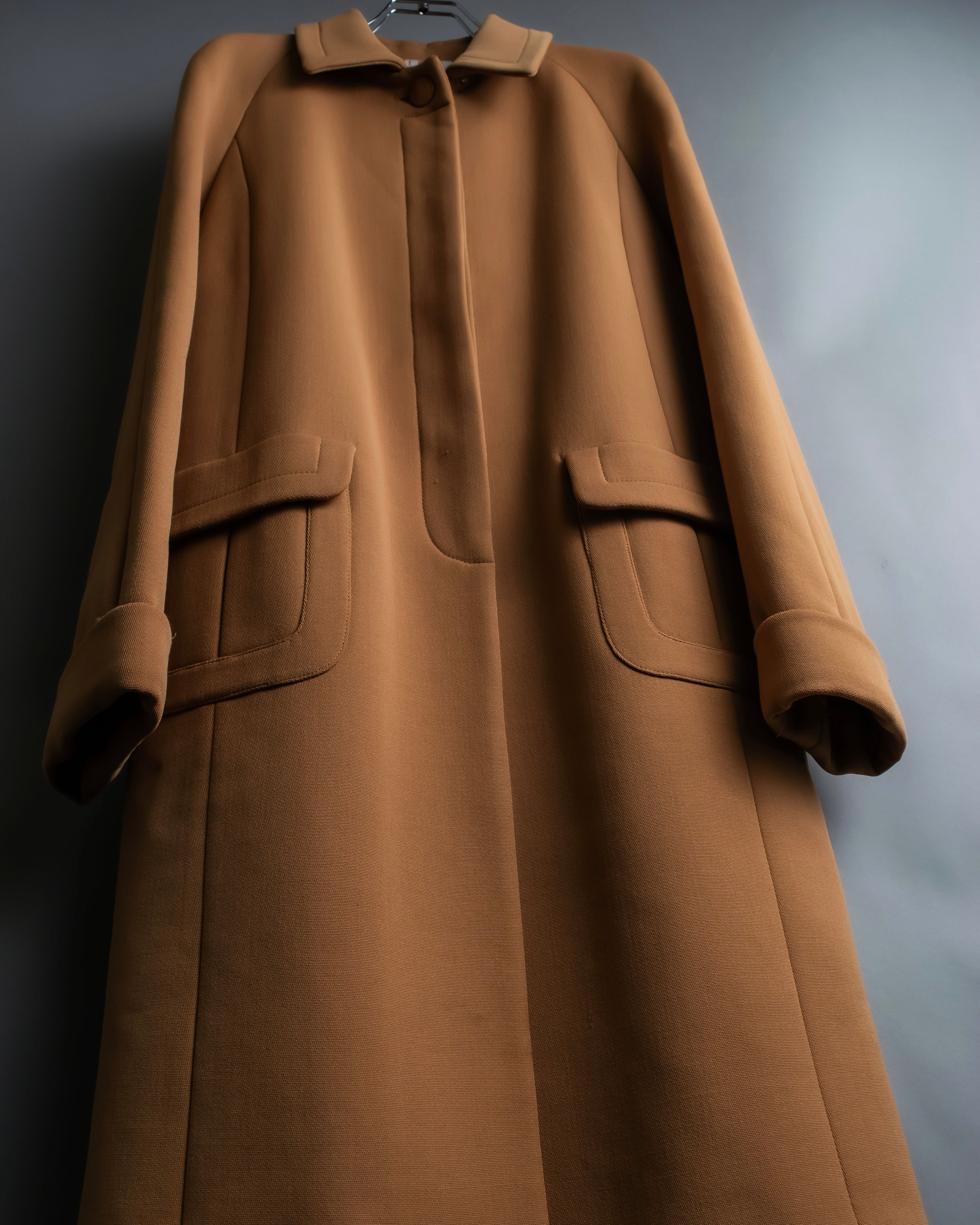 “LOEWE” beautiful cut raglan sleeve Lana wool 100% coat