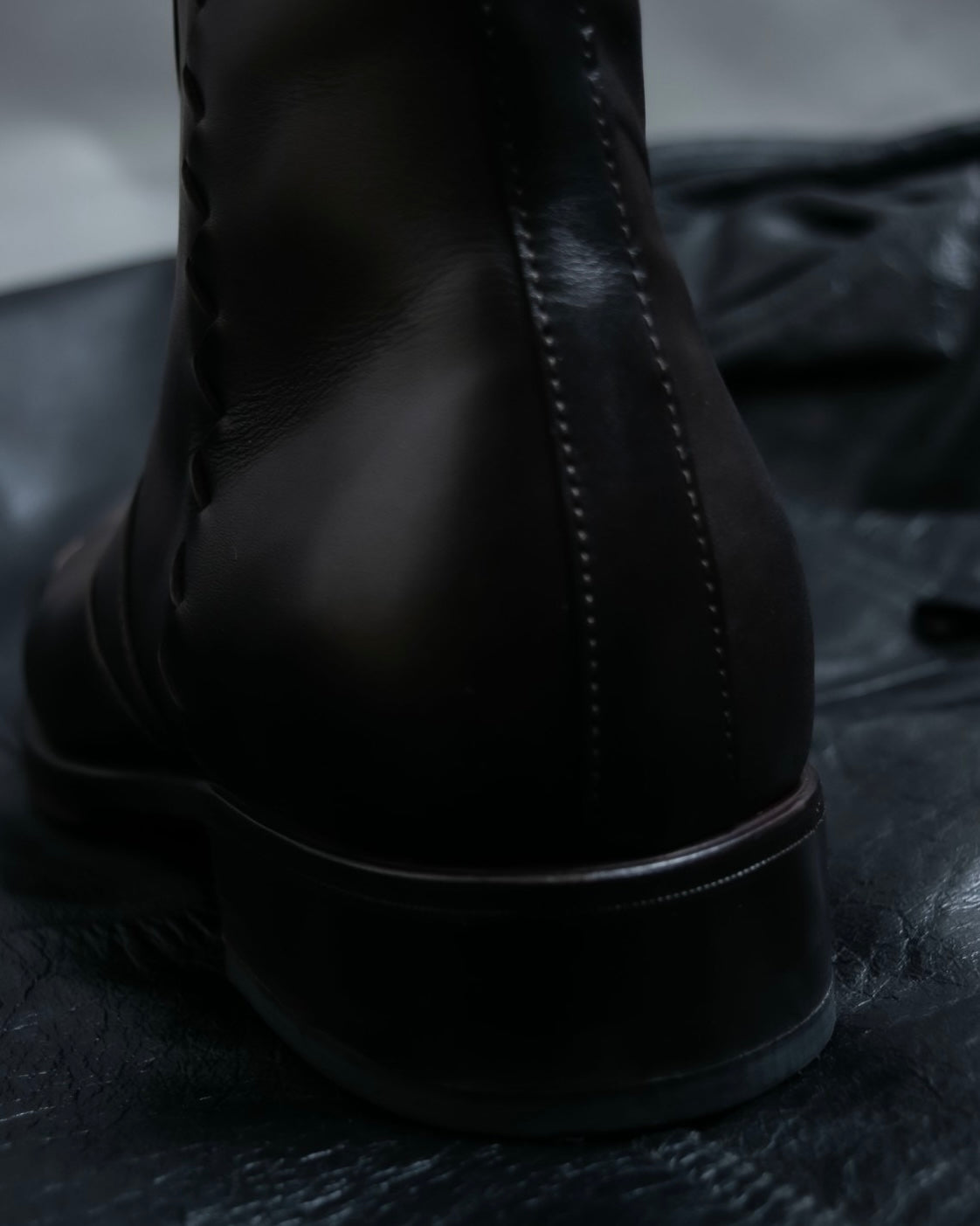 “BOTTEGA VENETA” round toe intrecciato leather boots