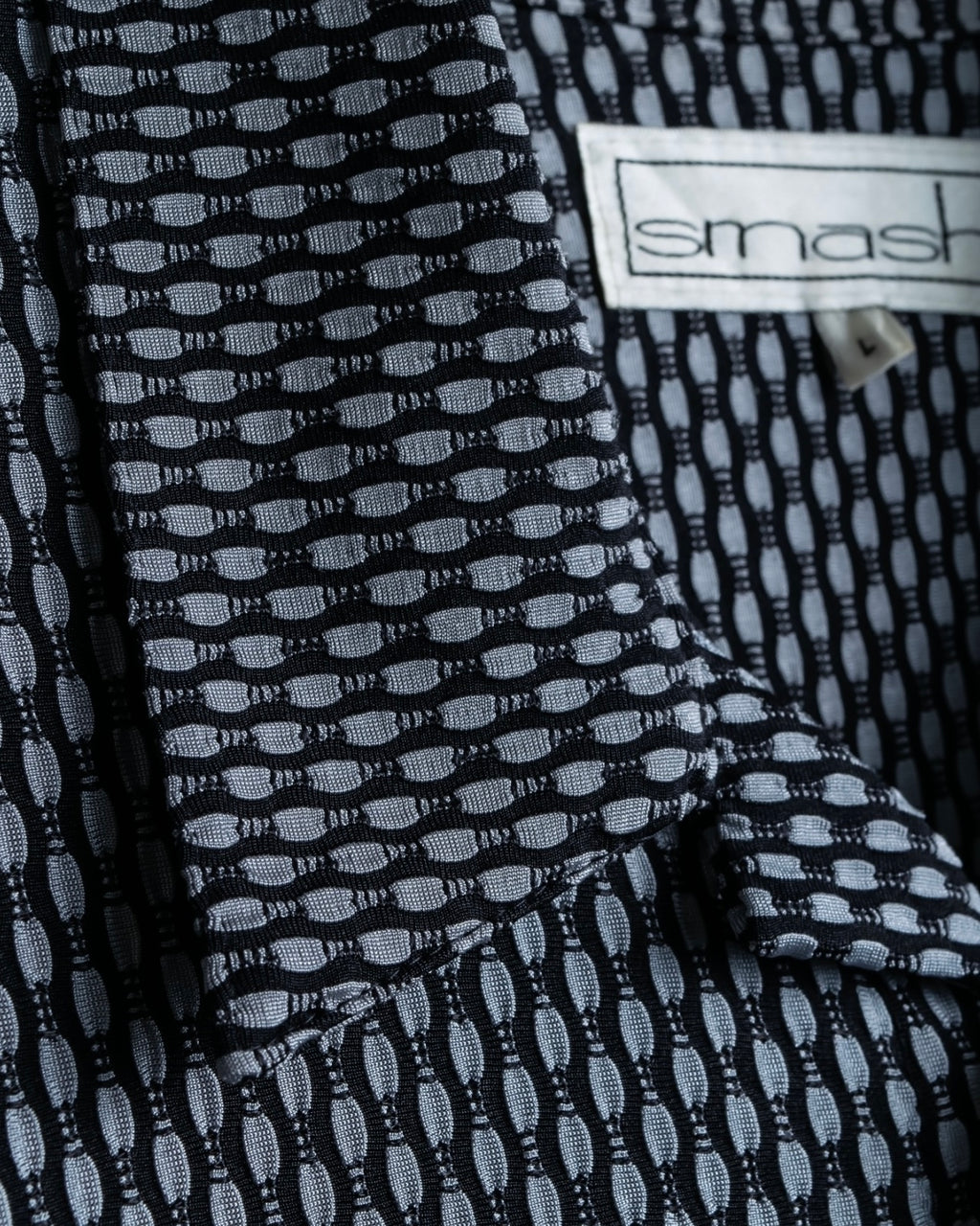 Vintage three-dimensional processed monotone polyester shirt